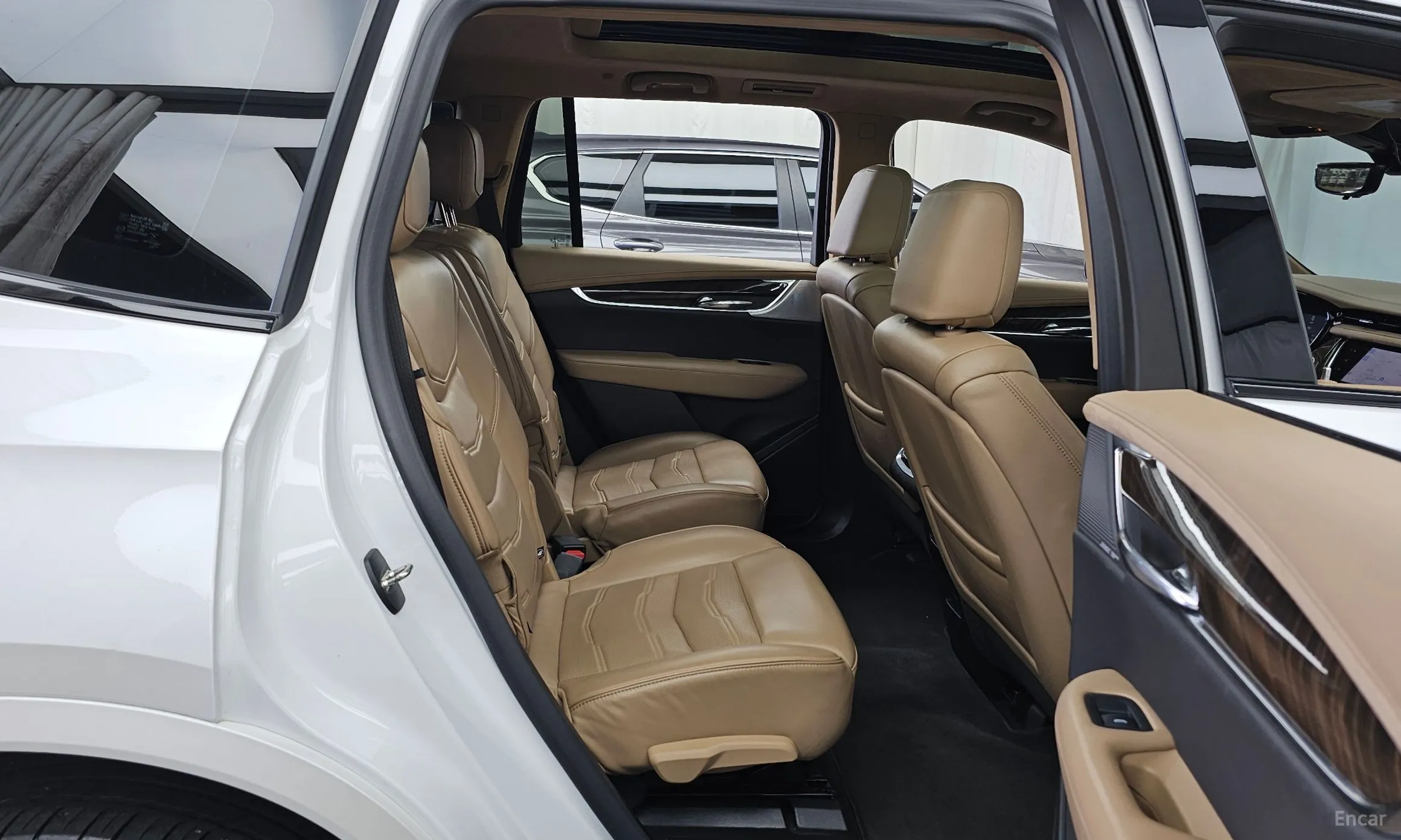 Cadillac XT6 превью 12