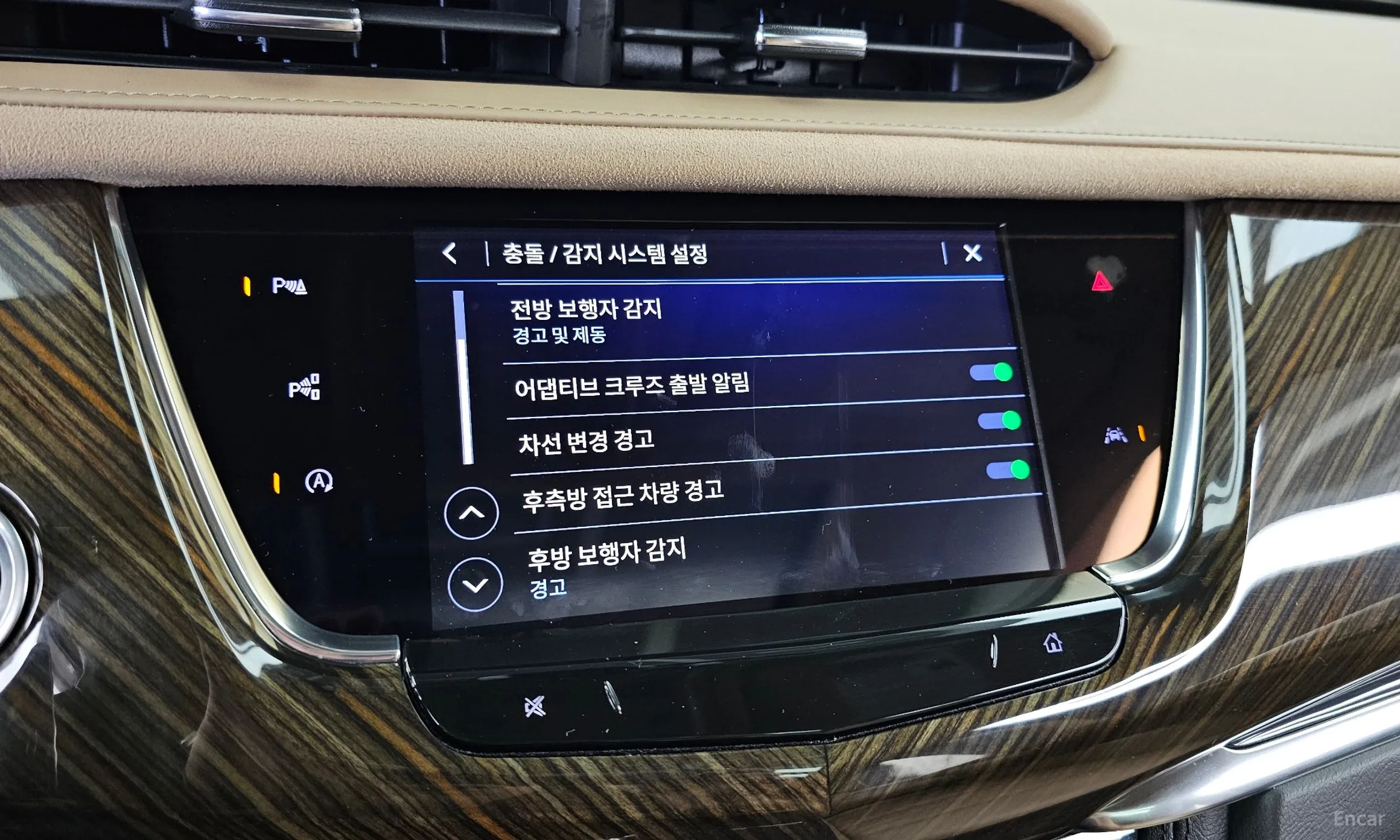 Cadillac XT6 превью 16