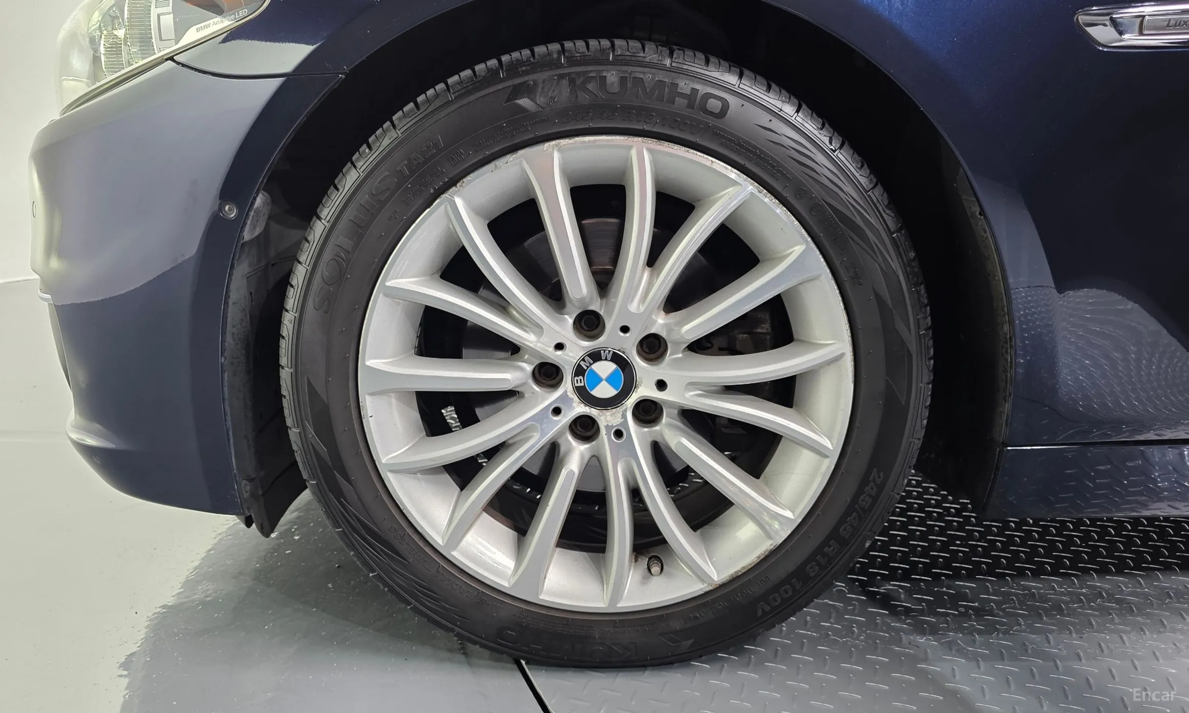 BMW 5 Series (F10) превью 5