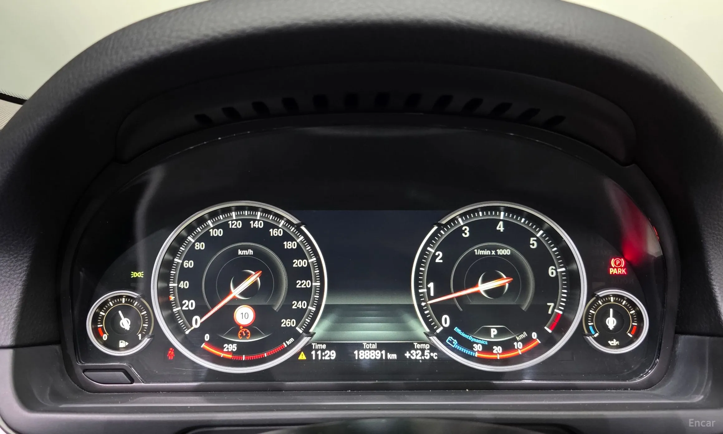 BMW 5 Series (F10) превью 8
