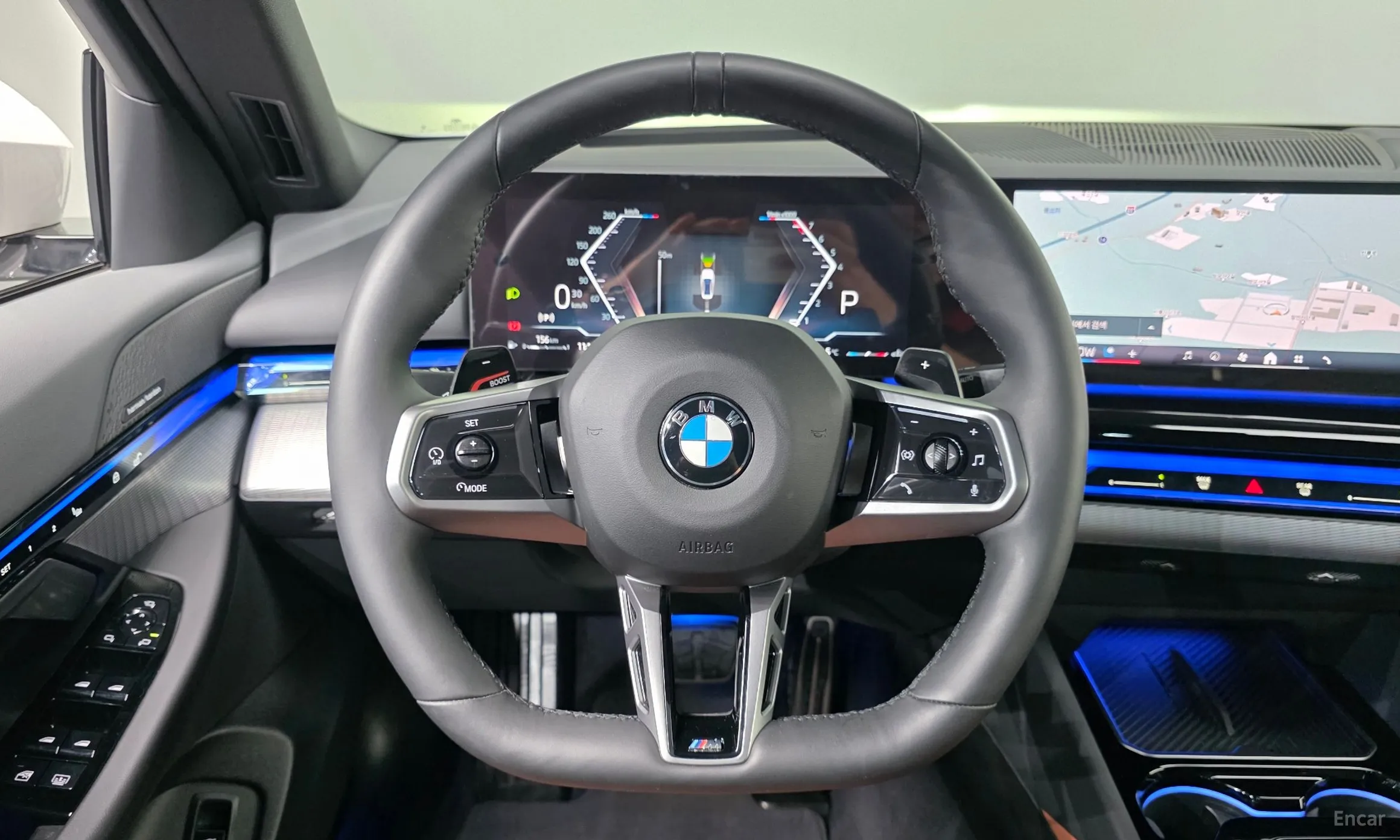 BMW 5 Series (G60) превью 13