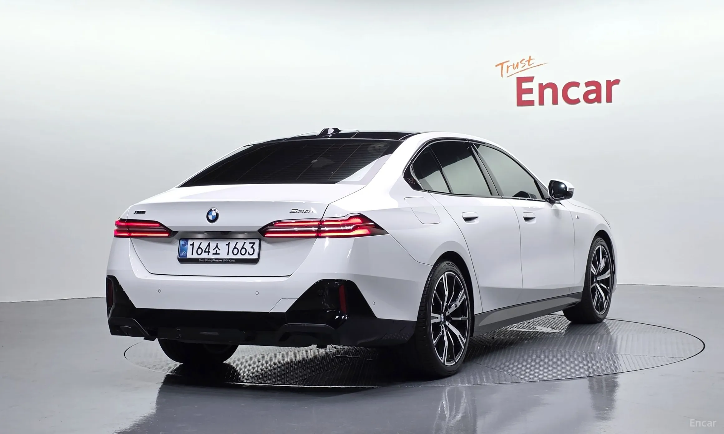 BMW 5 Series (G60)