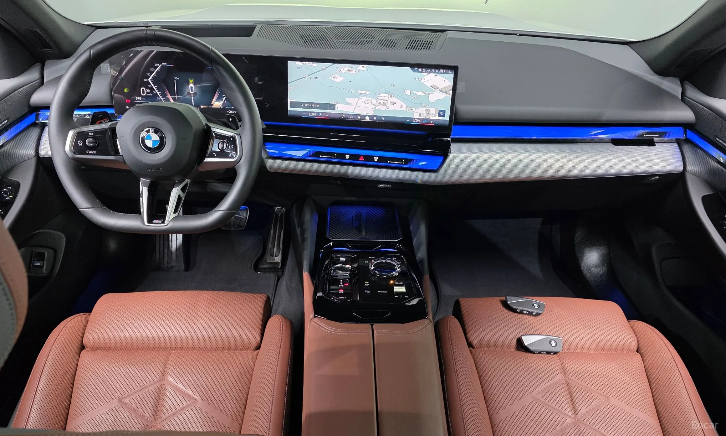 BMW 5 Series (G60) превью 7