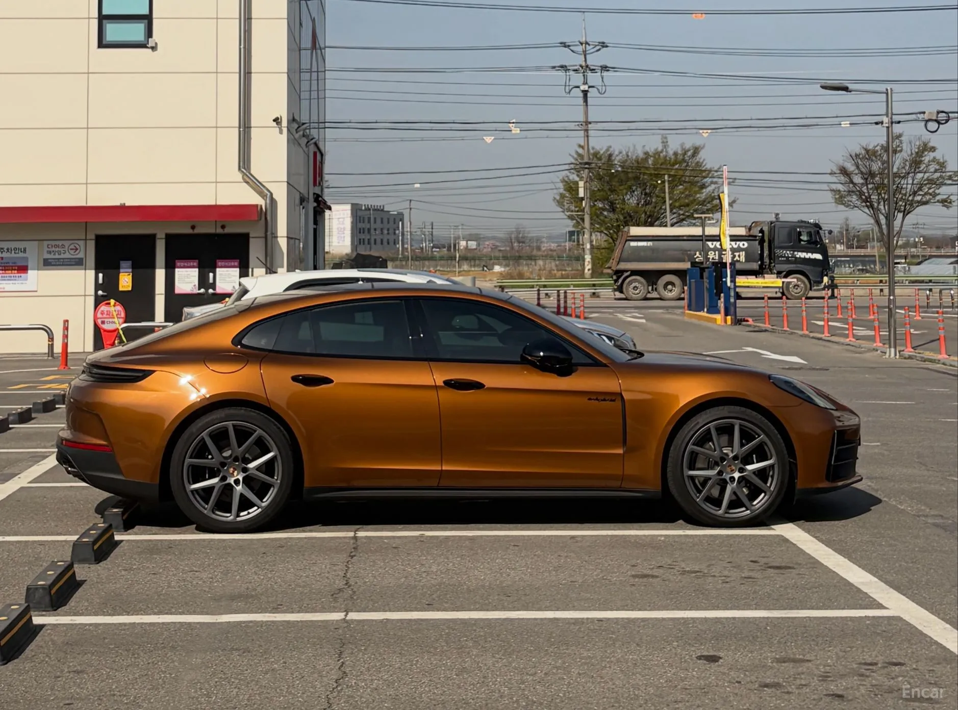 Porsche Panamera (976) 2
