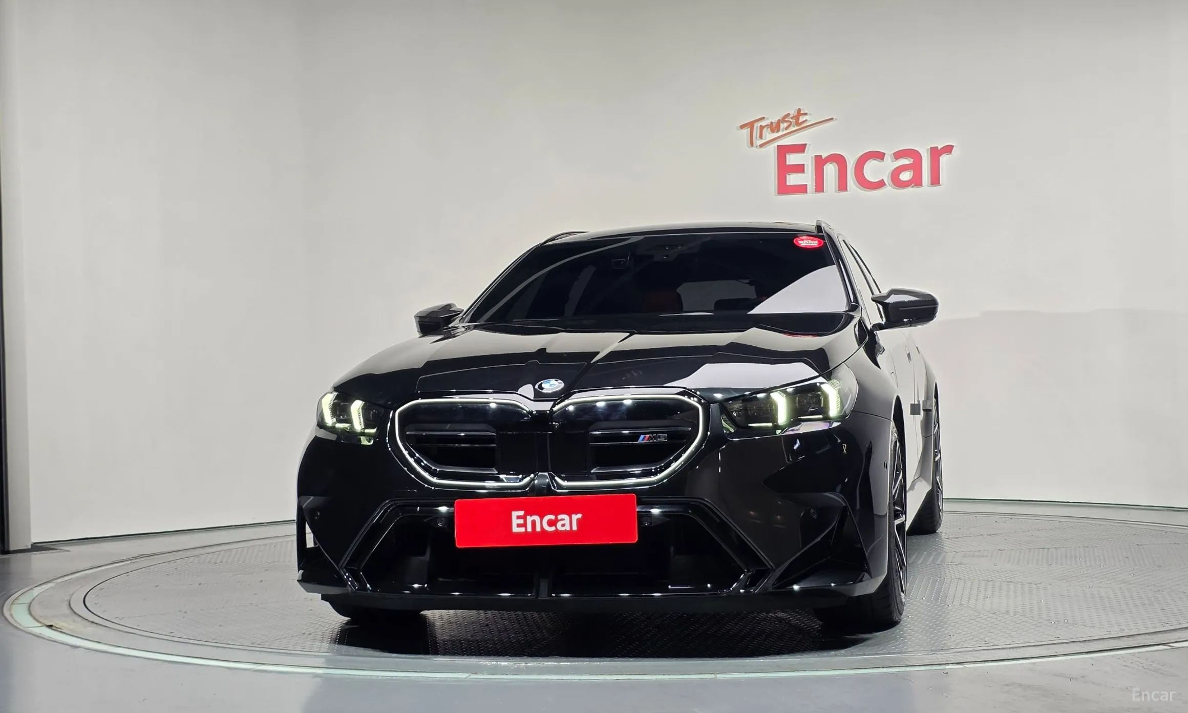BMW M5 (G90) превью 3