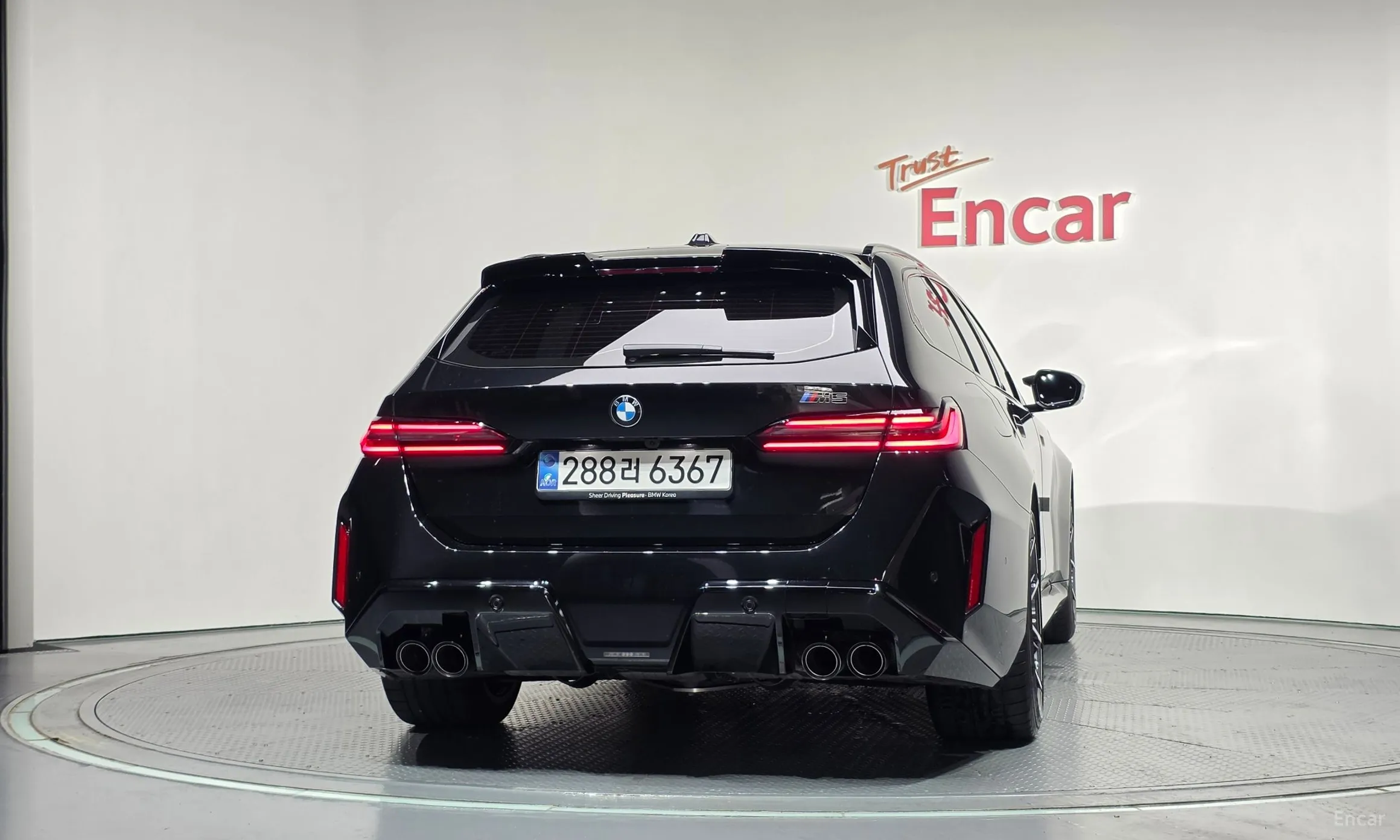 BMW M5 (G90) превью 4