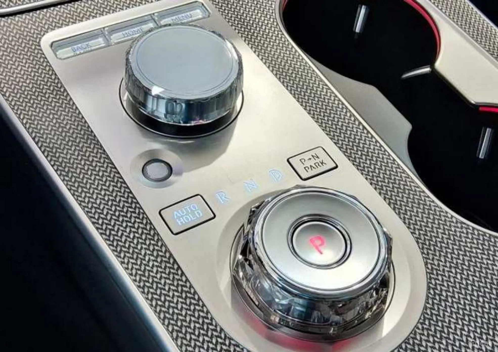 Genesis GV80 превью 14