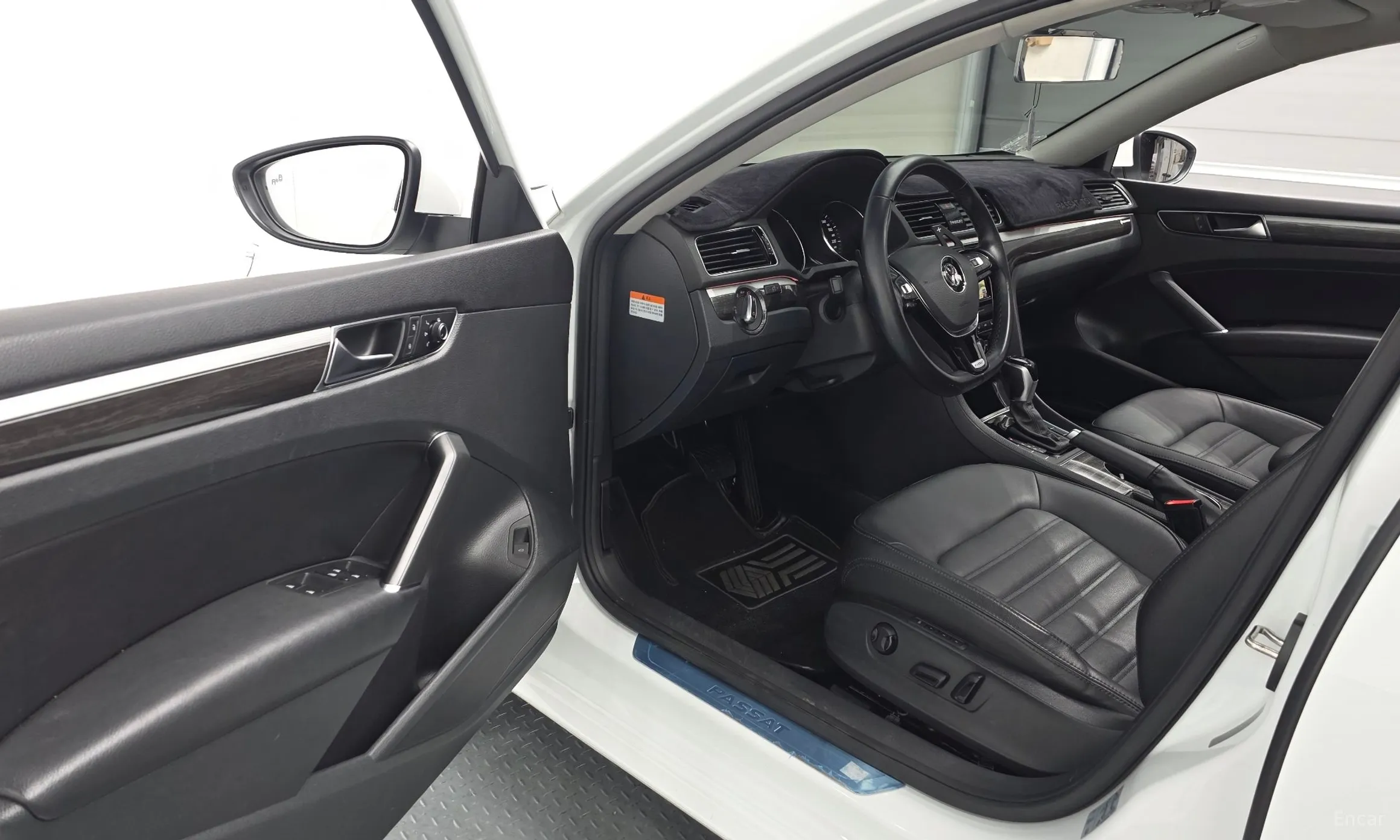 Volkswagen The New Passat превью 10