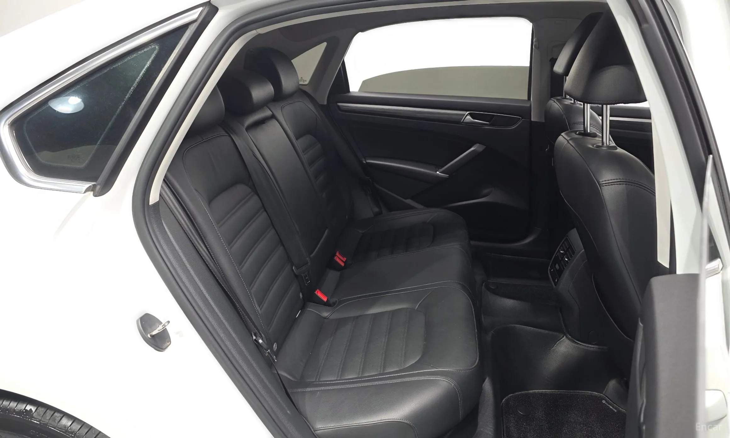Volkswagen The New Passat превью 11