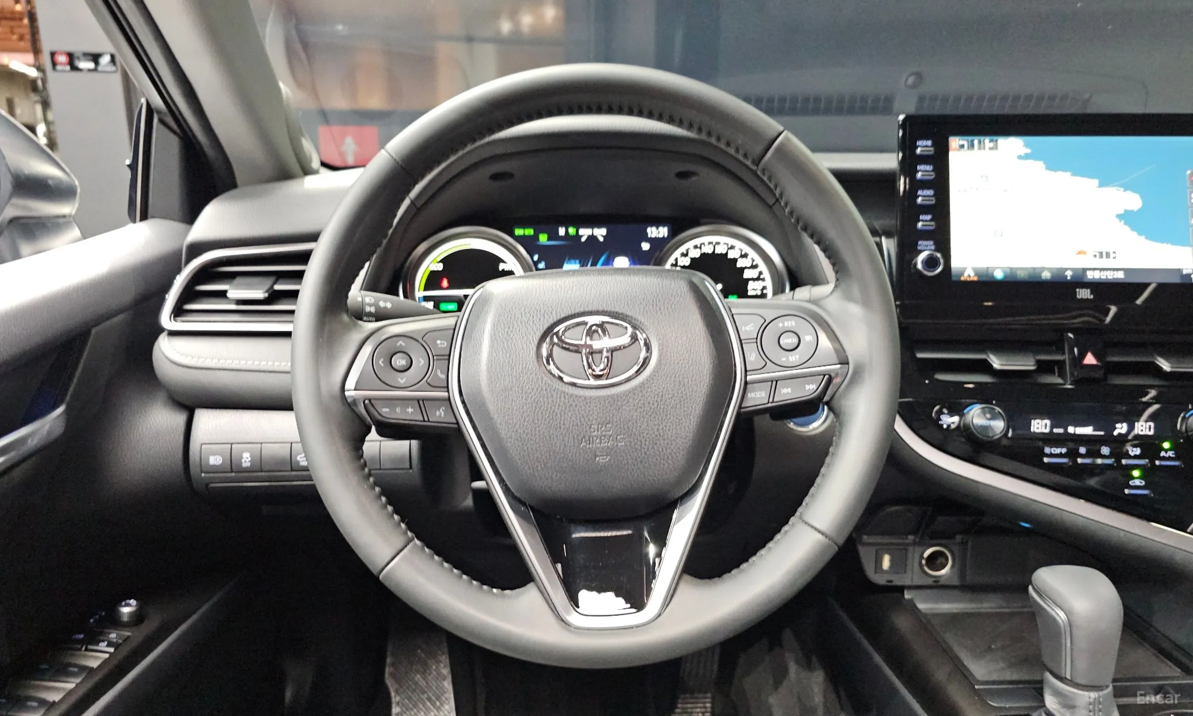 Toyota Camry (XV70) превью 13