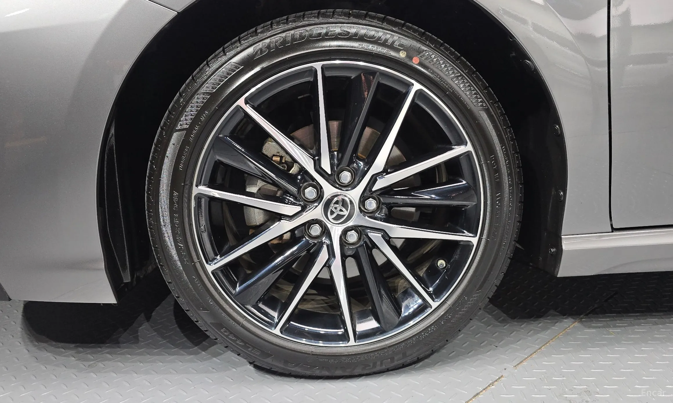 Toyota Camry (XV70) превью 5