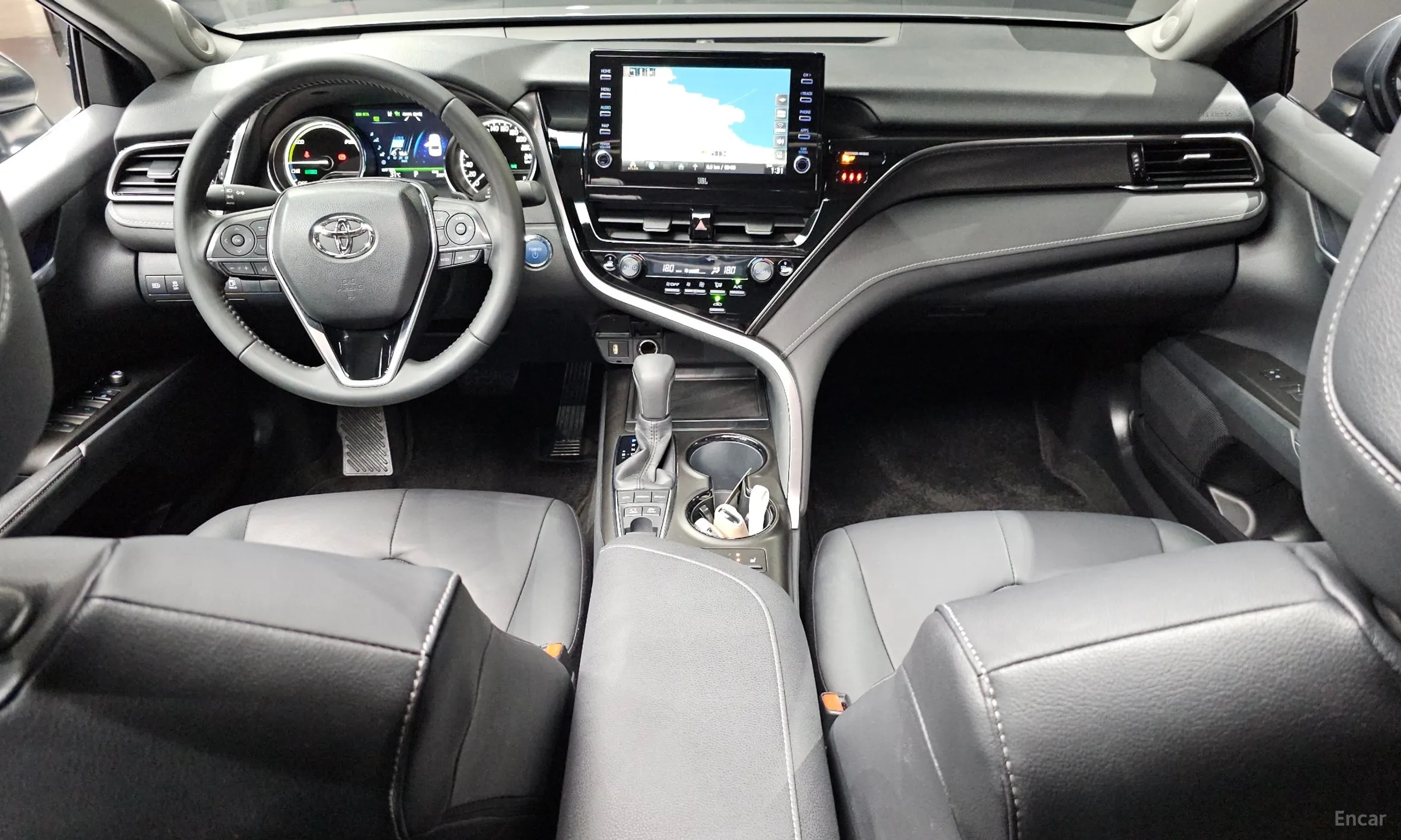 Toyota Camry (XV70) превью 7
