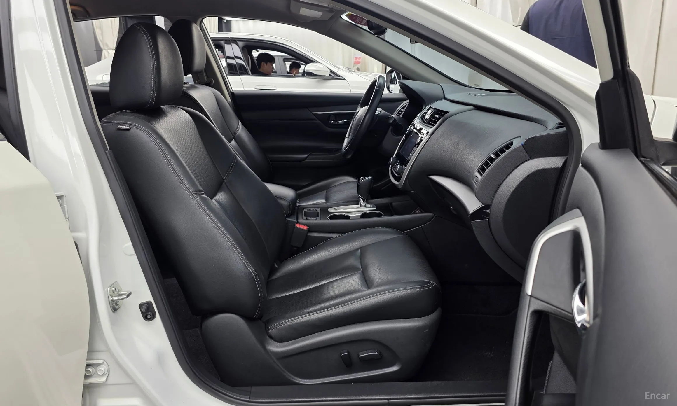 Nissan Altima превью 11