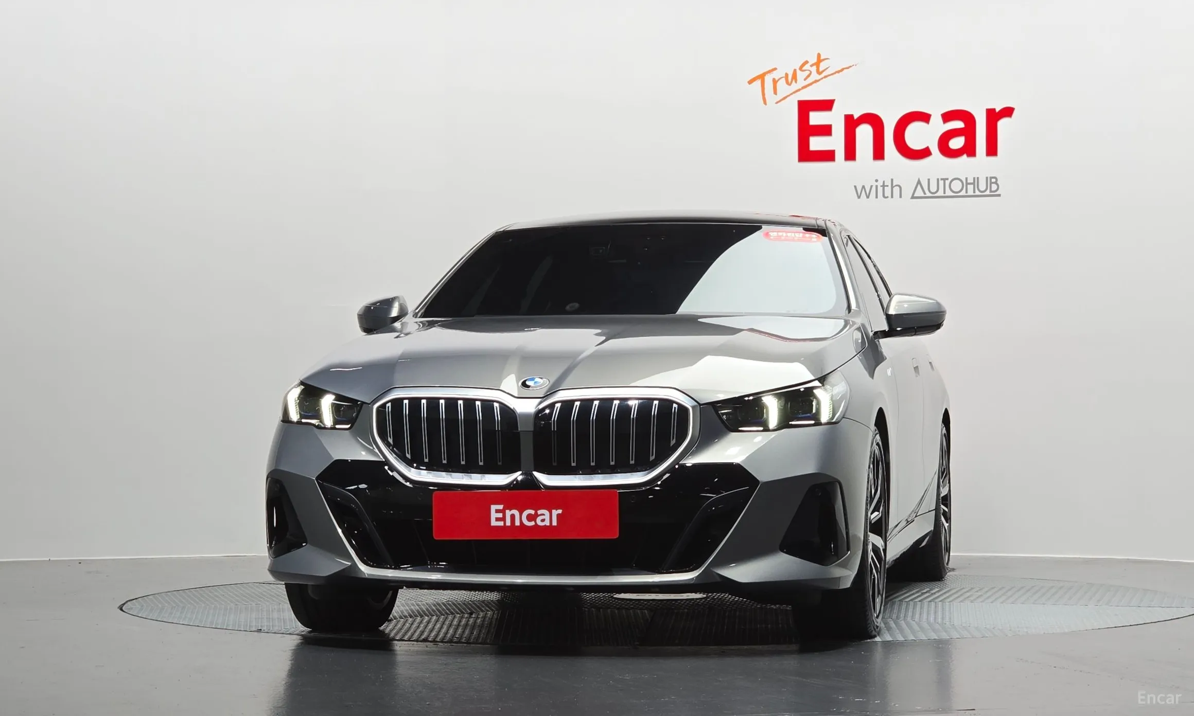 BMW 5 Series (G60) превью 3