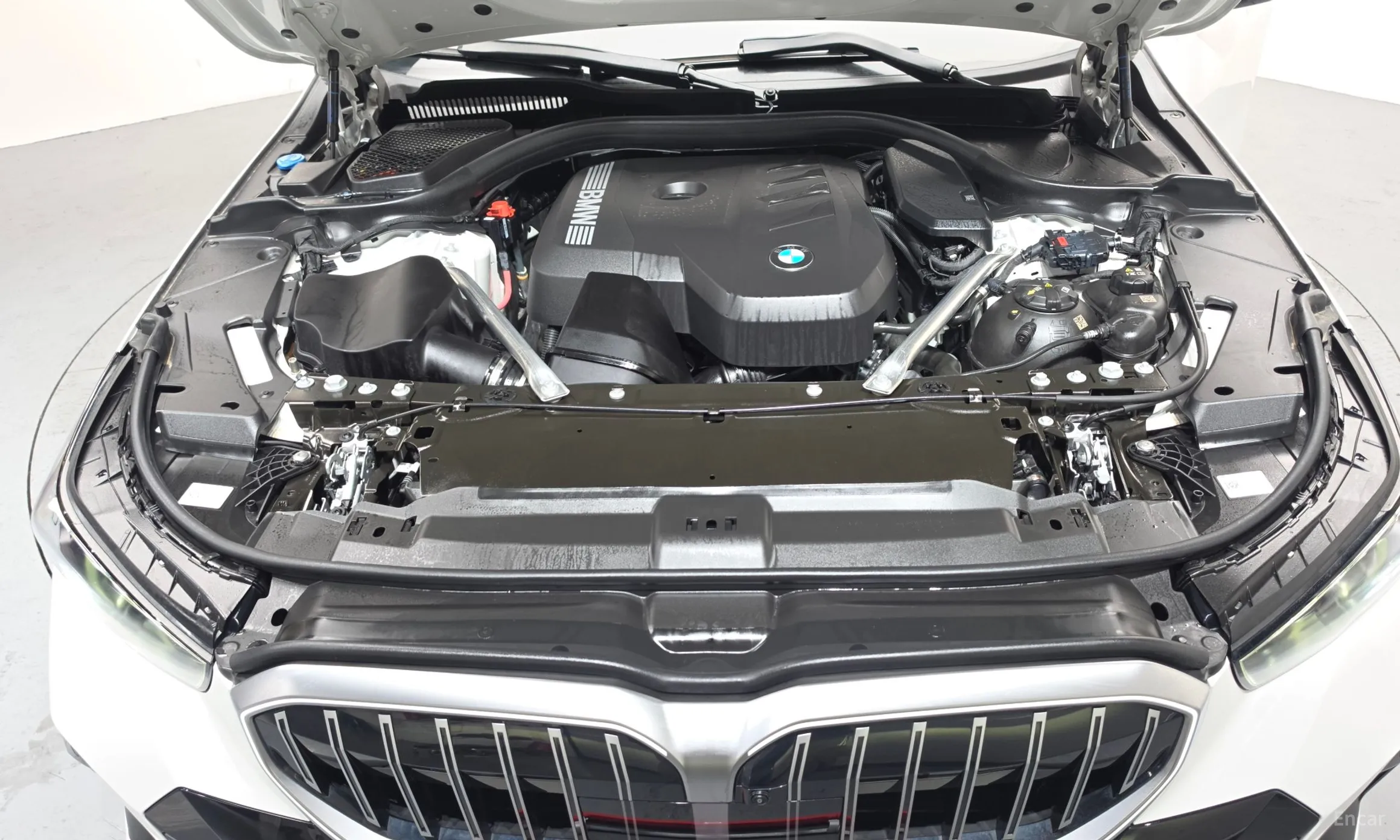 BMW 5 Series (G60) превью 6