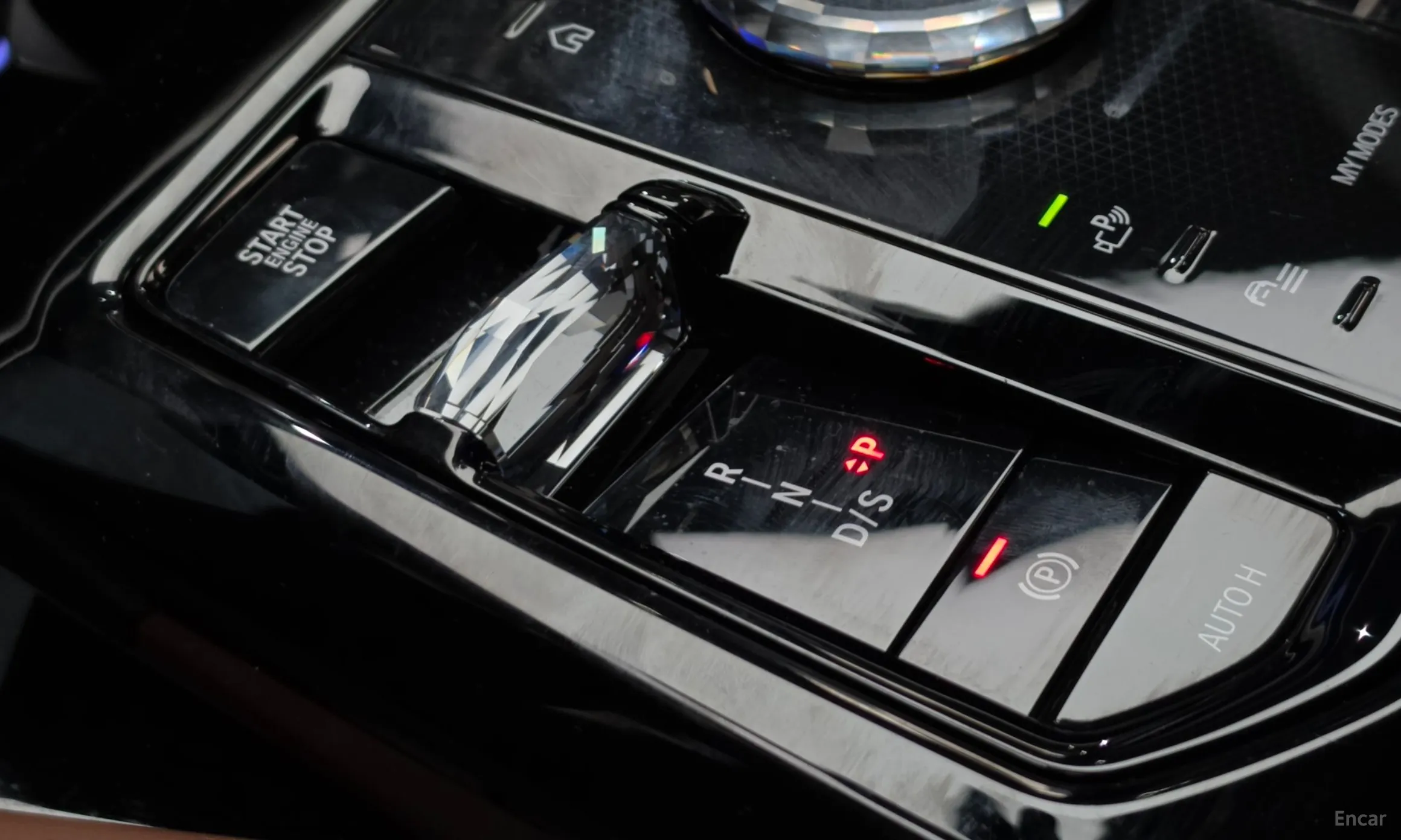 BMW 5 Series (G60) превью 9