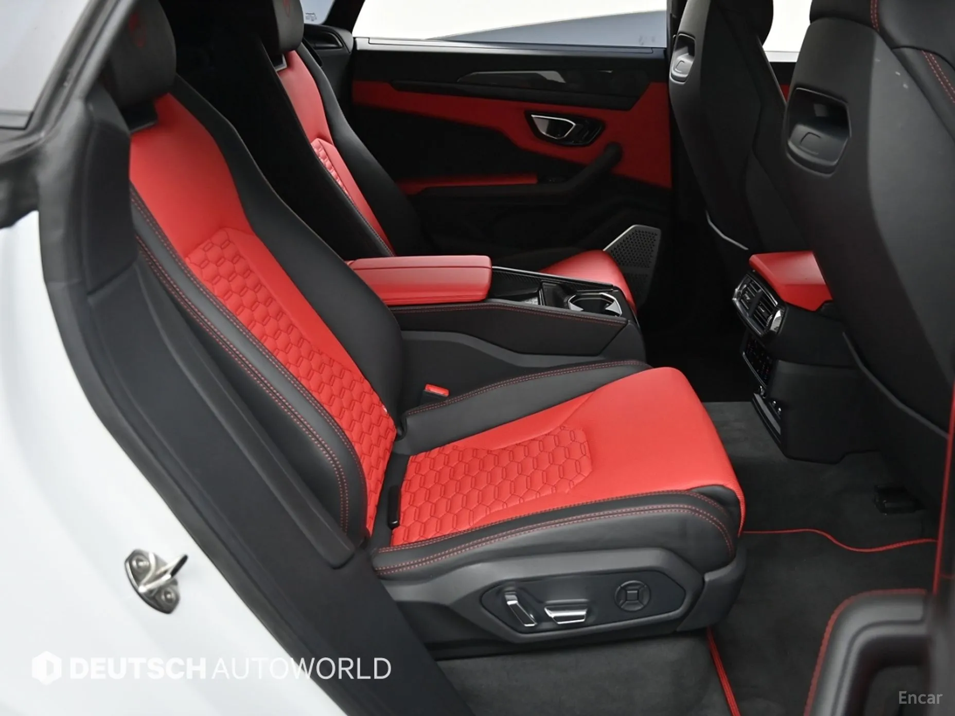 Lamborghini Urus превью 12