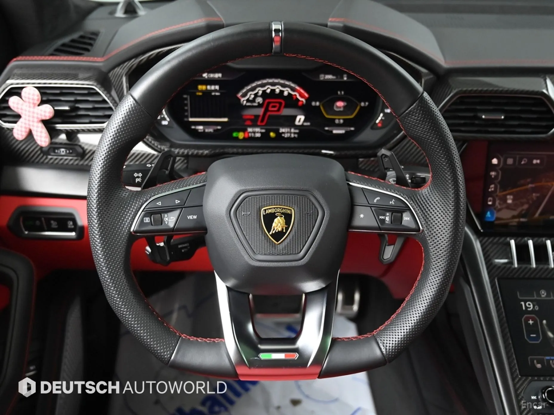 Lamborghini Urus превью 13