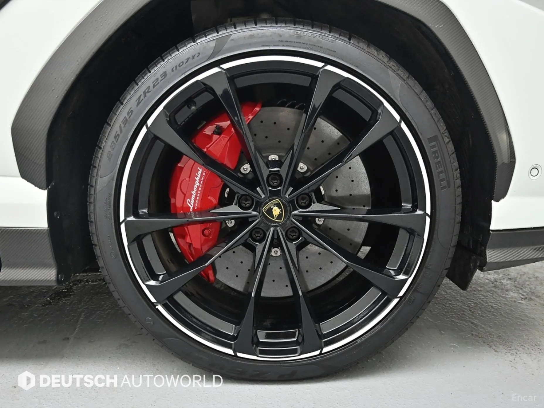 Lamborghini Urus превью 5