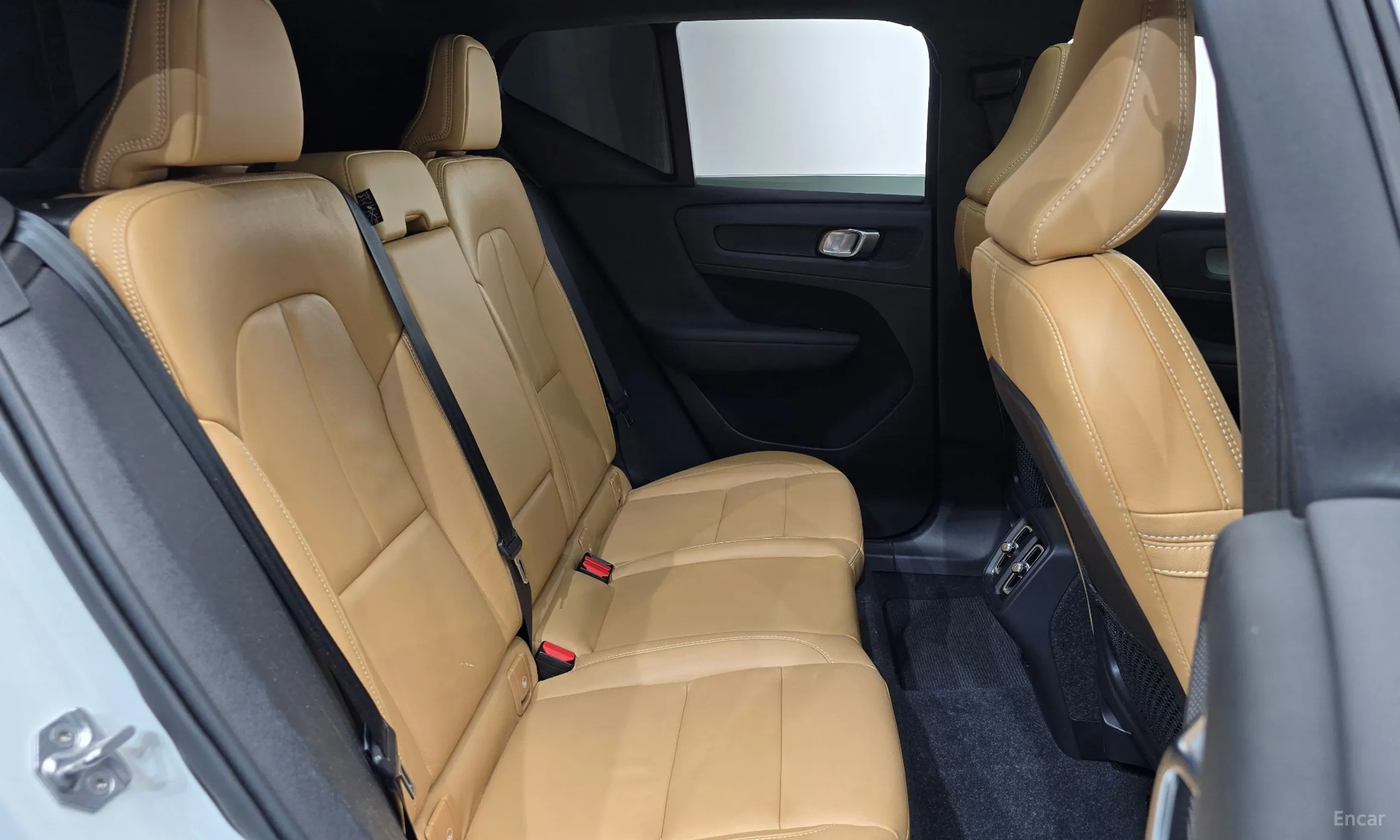 Volvo XC40 превью 11