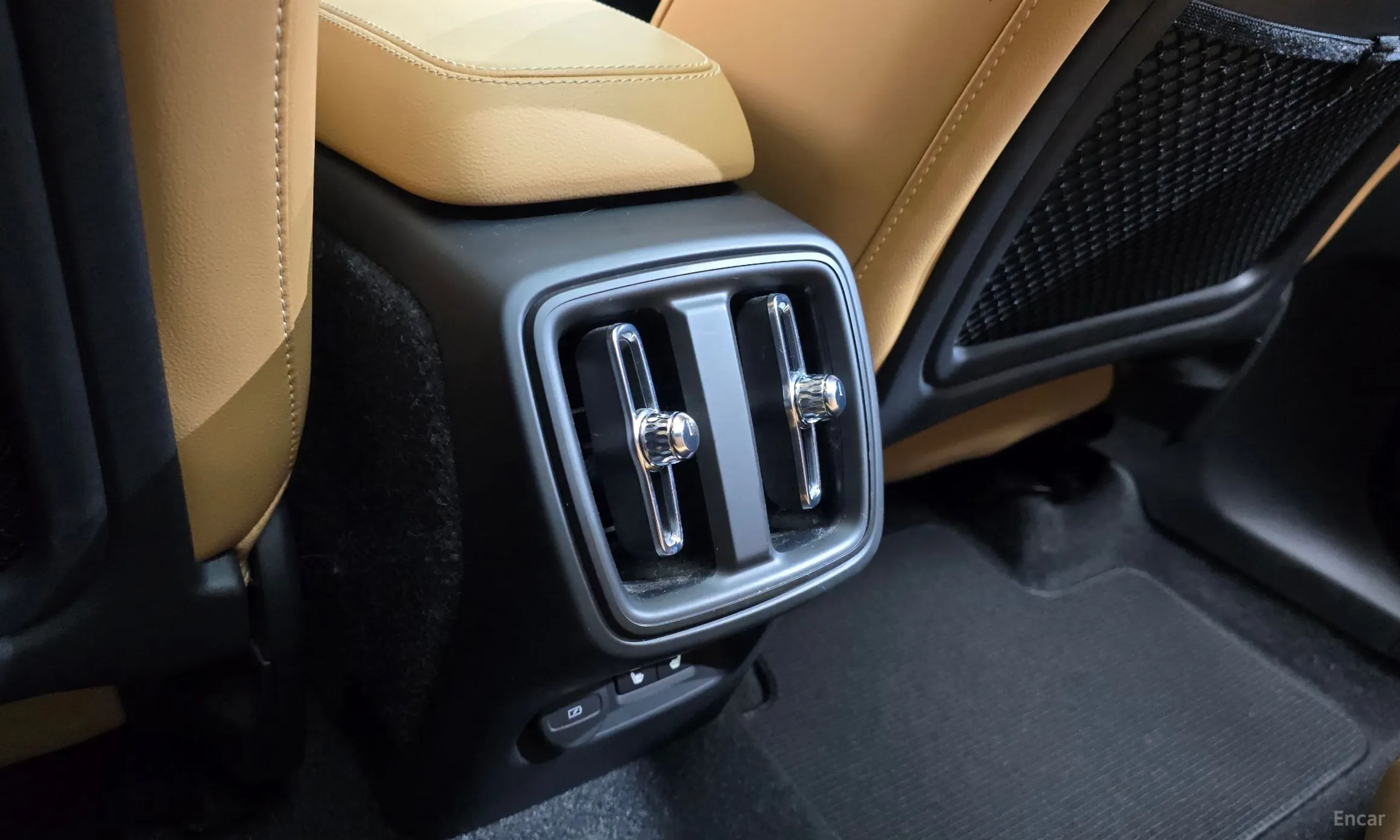 Volvo XC40 превью 18