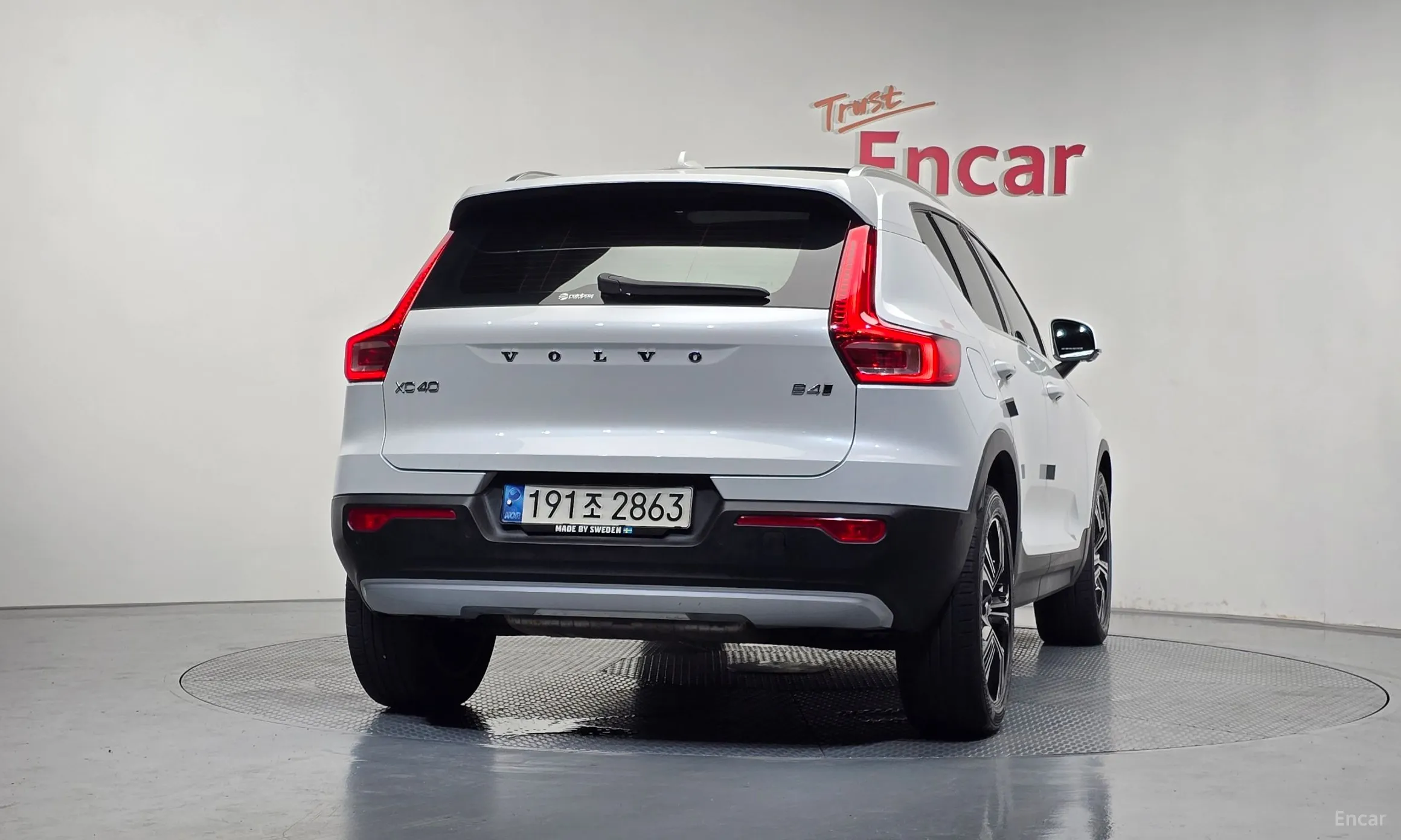 Volvo XC40 превью 4
