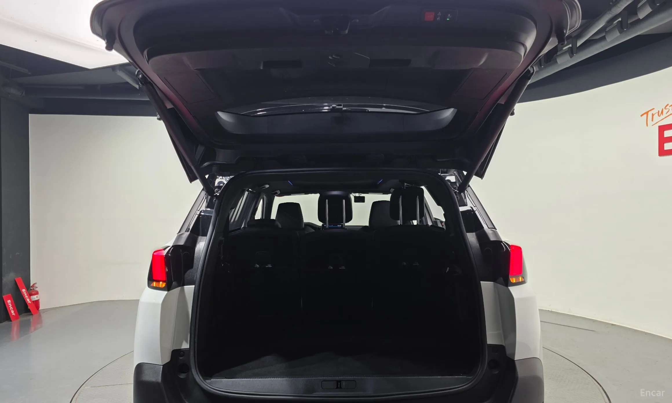 Peugeot 5008 2nd generation превью 16