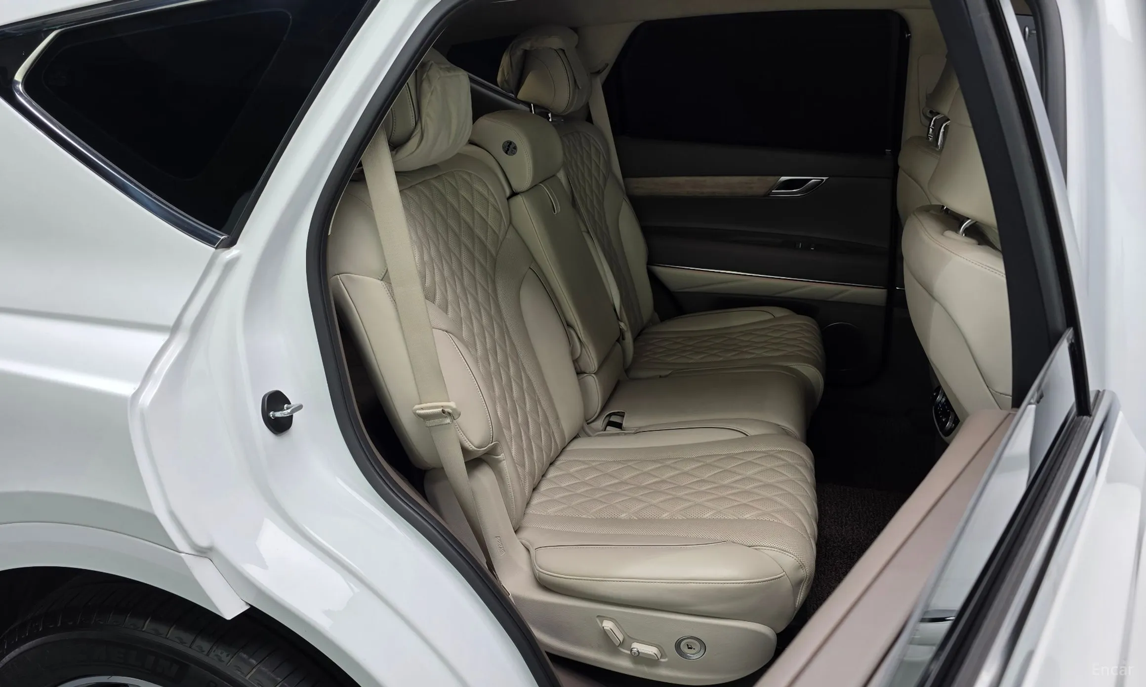 Genesis GV80 превью 11