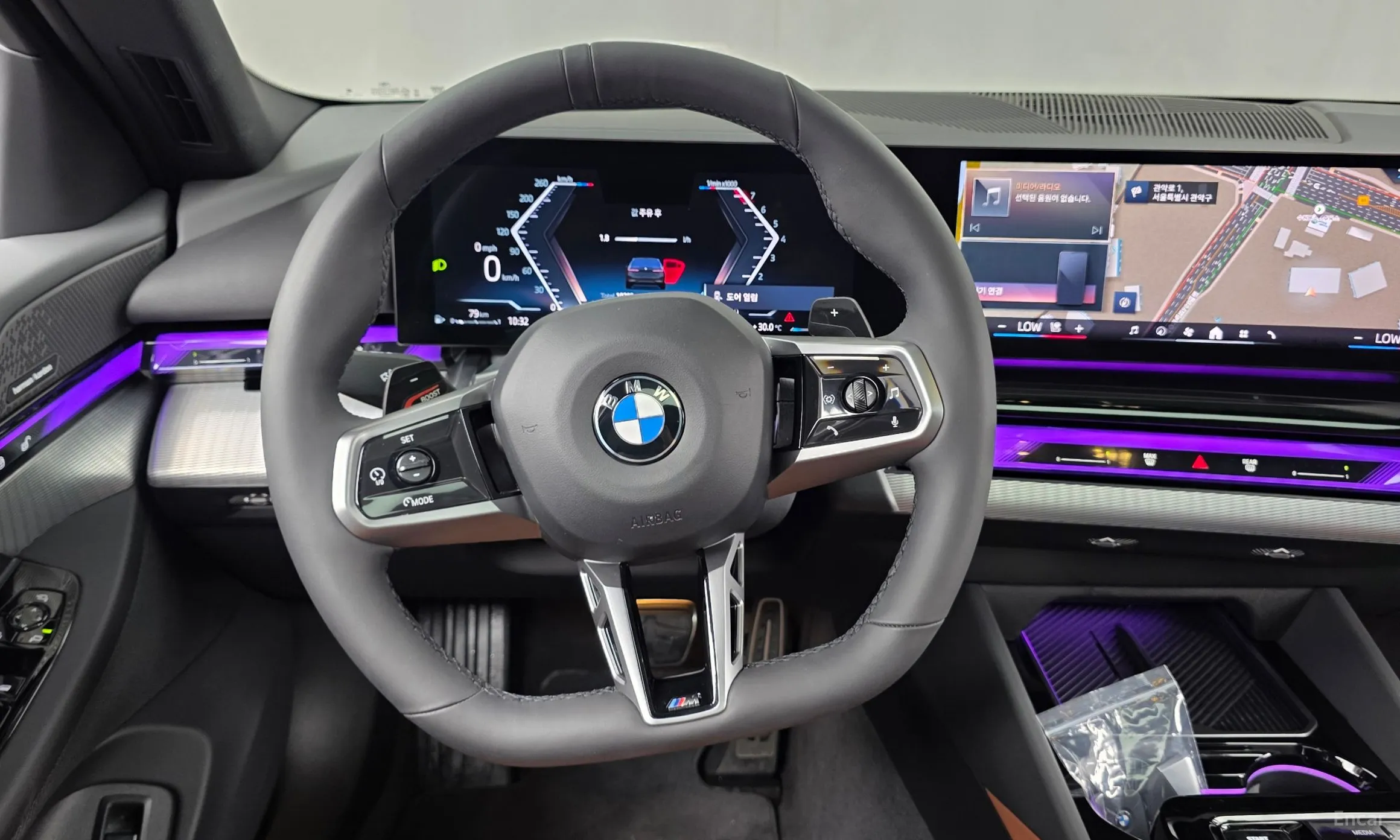 BMW 5 Series (G60) превью 13