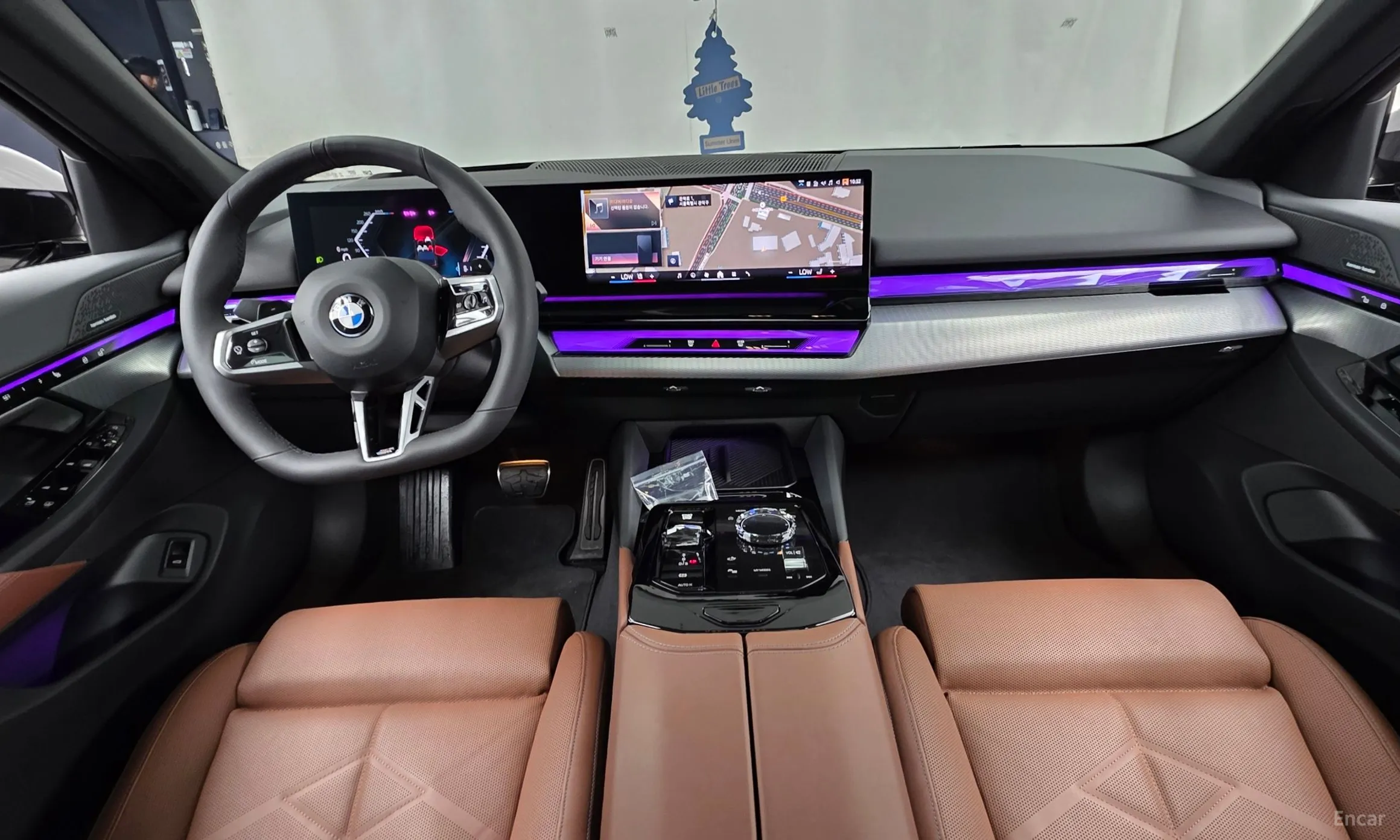 BMW 5 Series (G60) превью 7