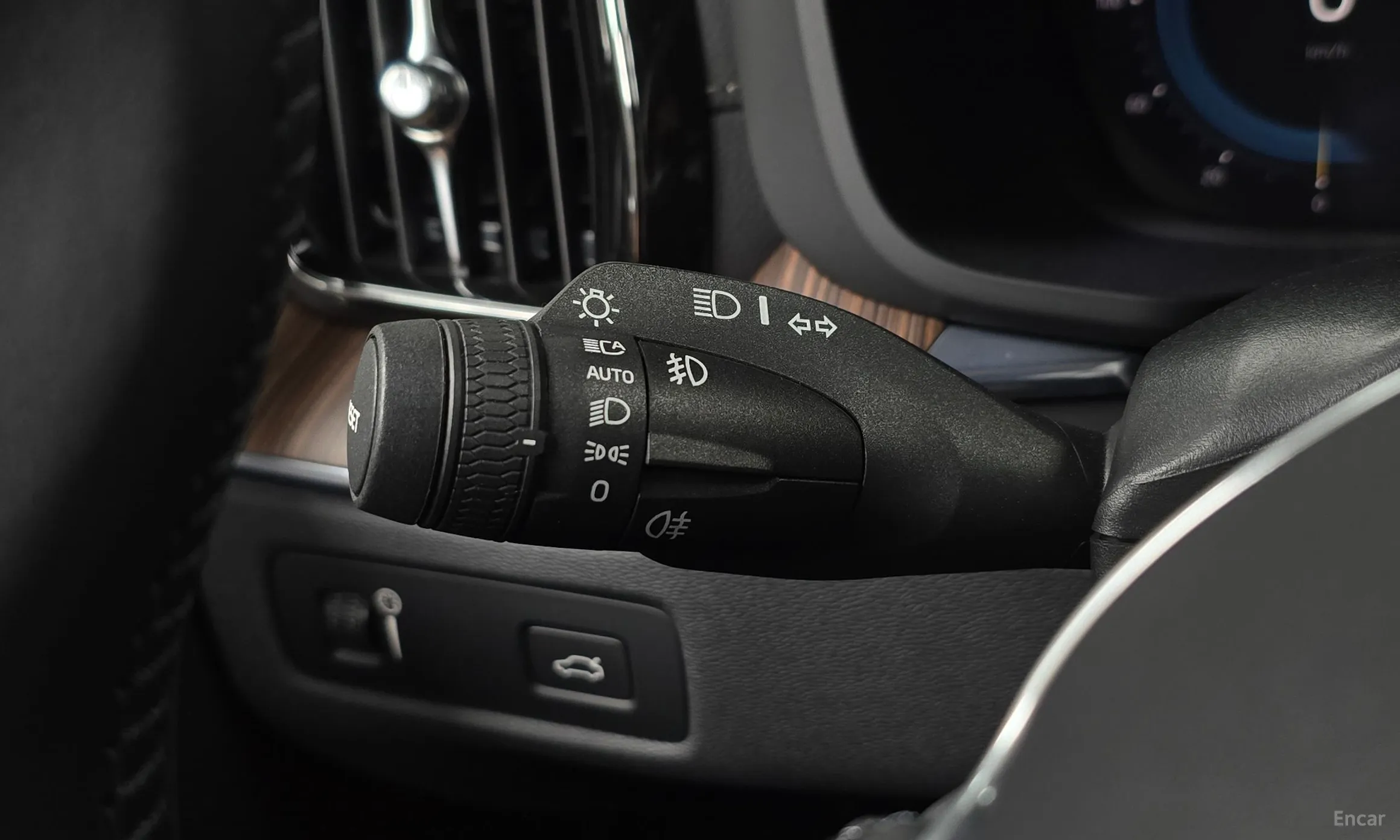 Volvo XC60 Gen 2 превью 20