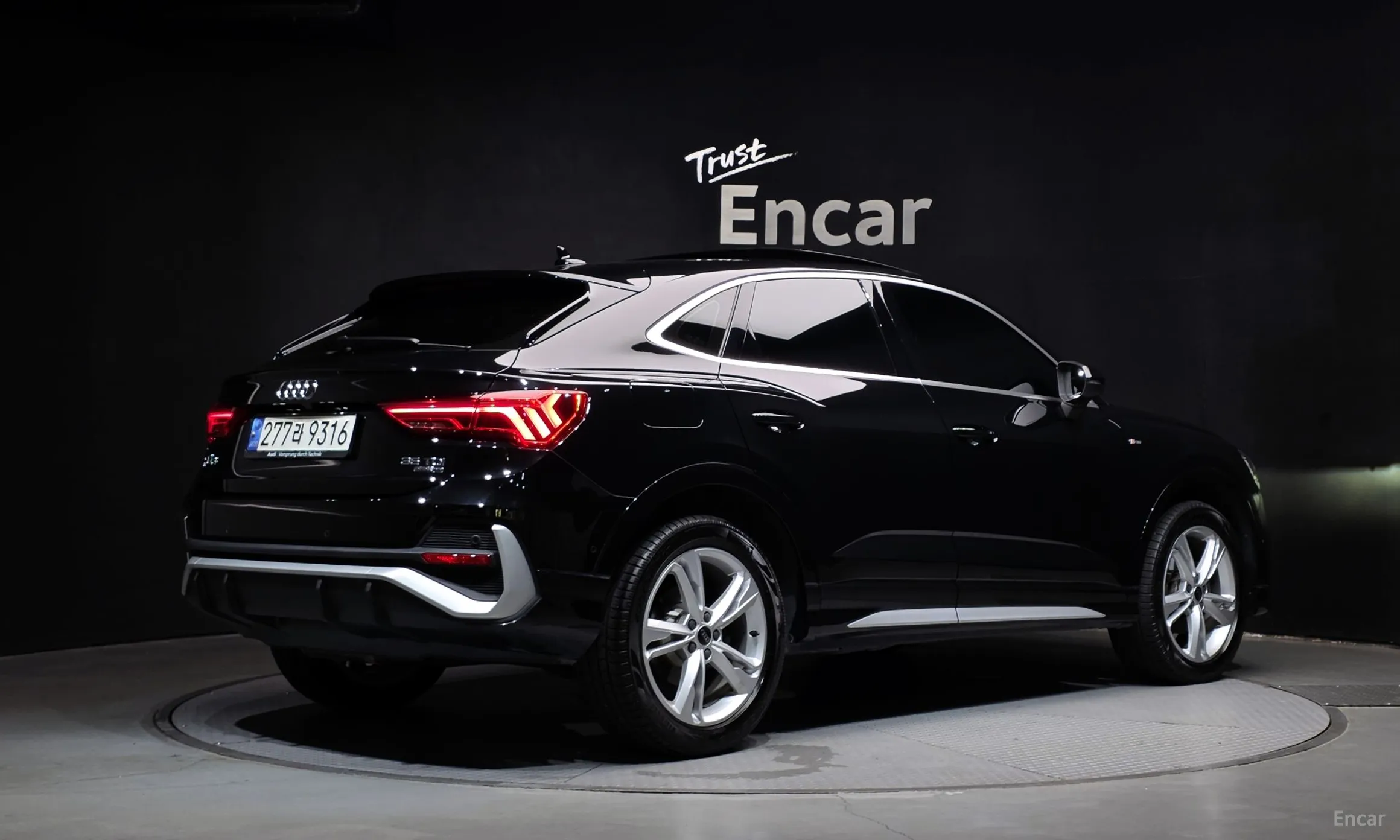 Audi Q3 (F3)