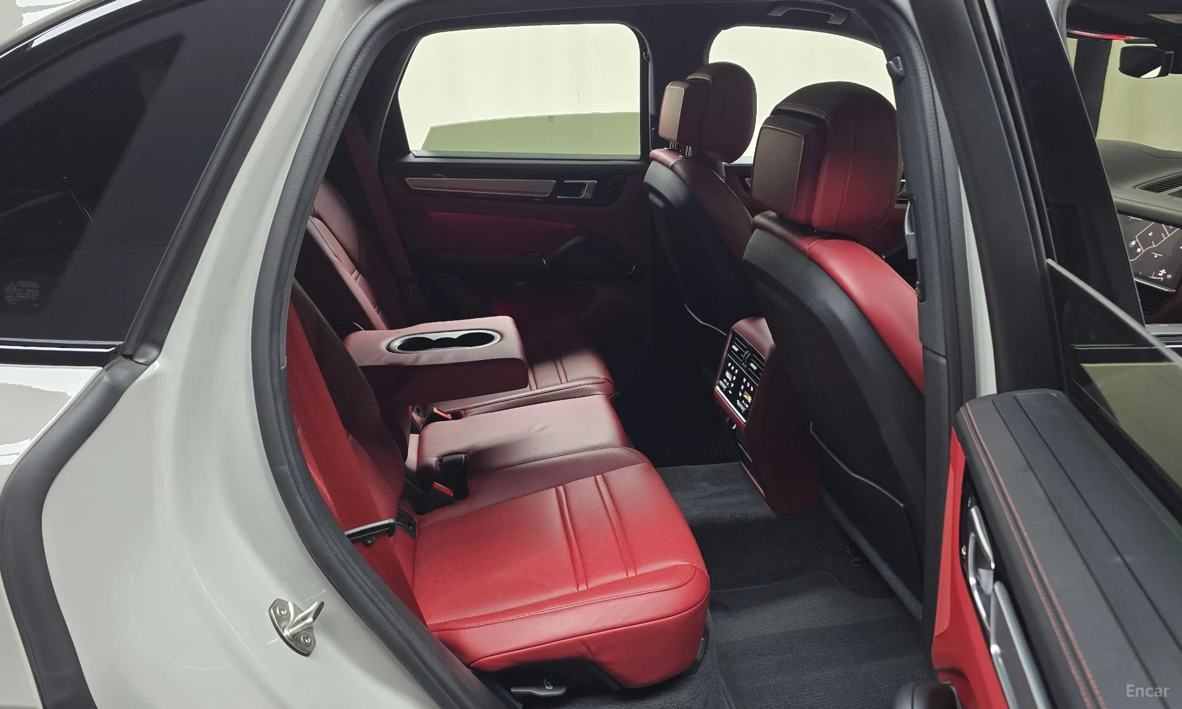Porsche Cayenne (PO536) превью 11
