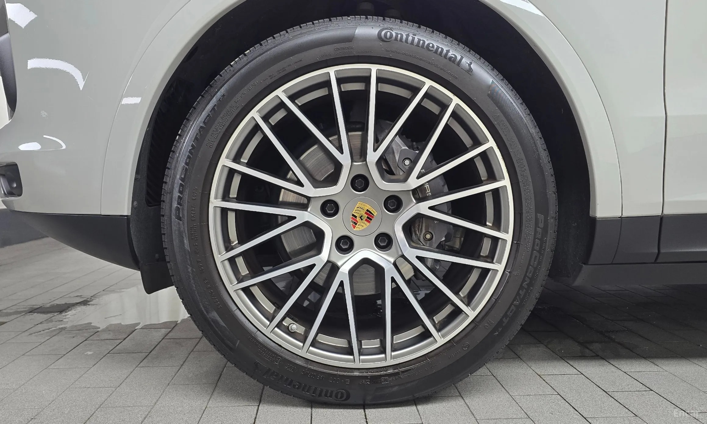 Porsche Cayenne (PO536) превью 5
