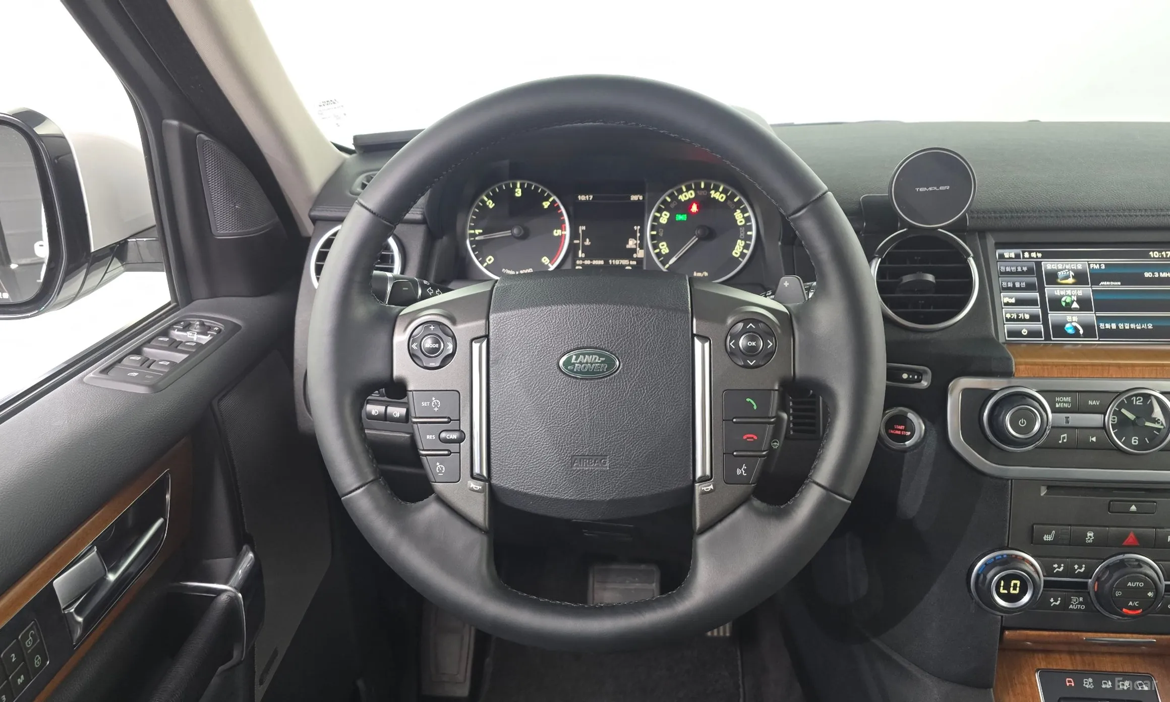 Land Rover Discovery 4 превью 12