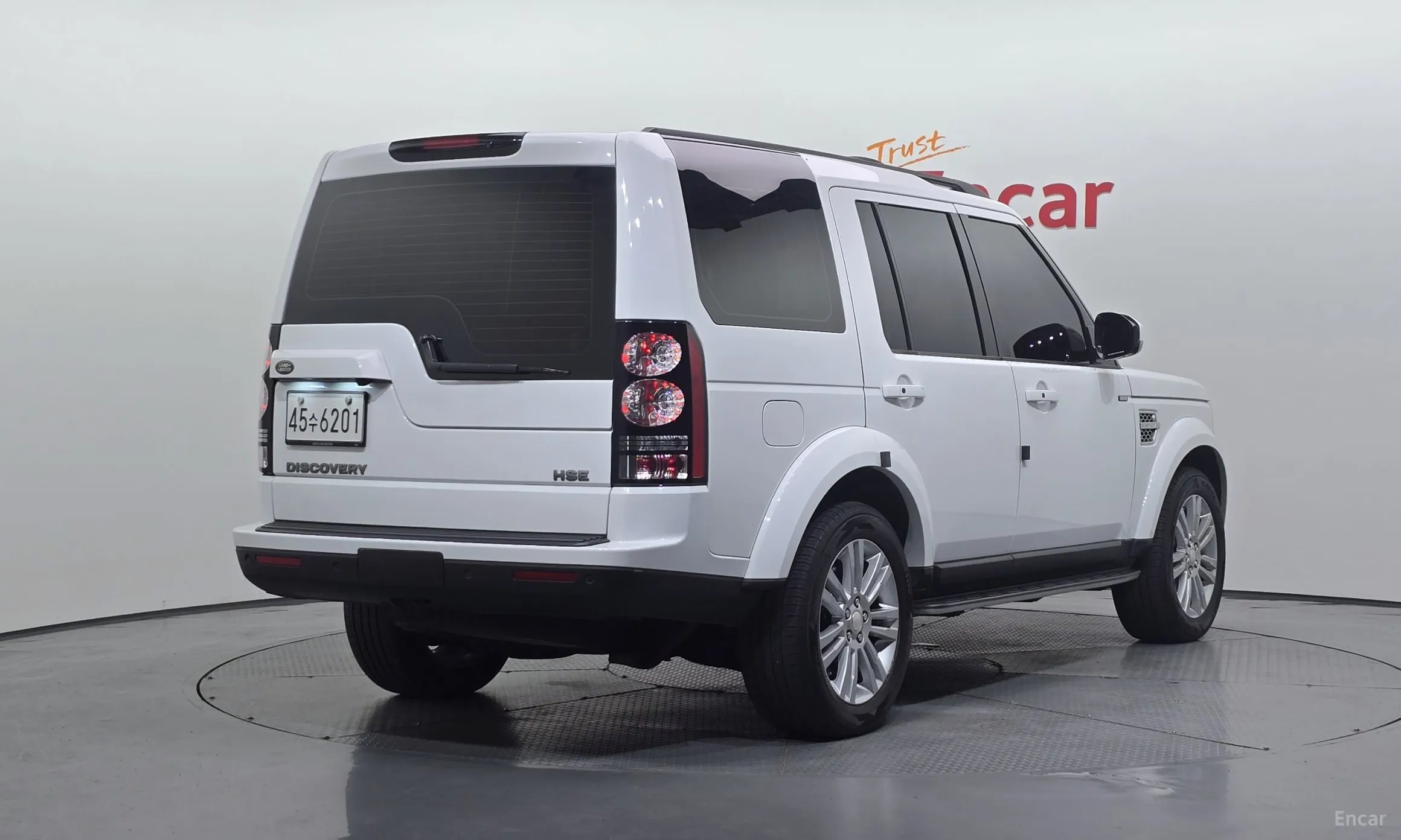 Land Rover Discovery 4