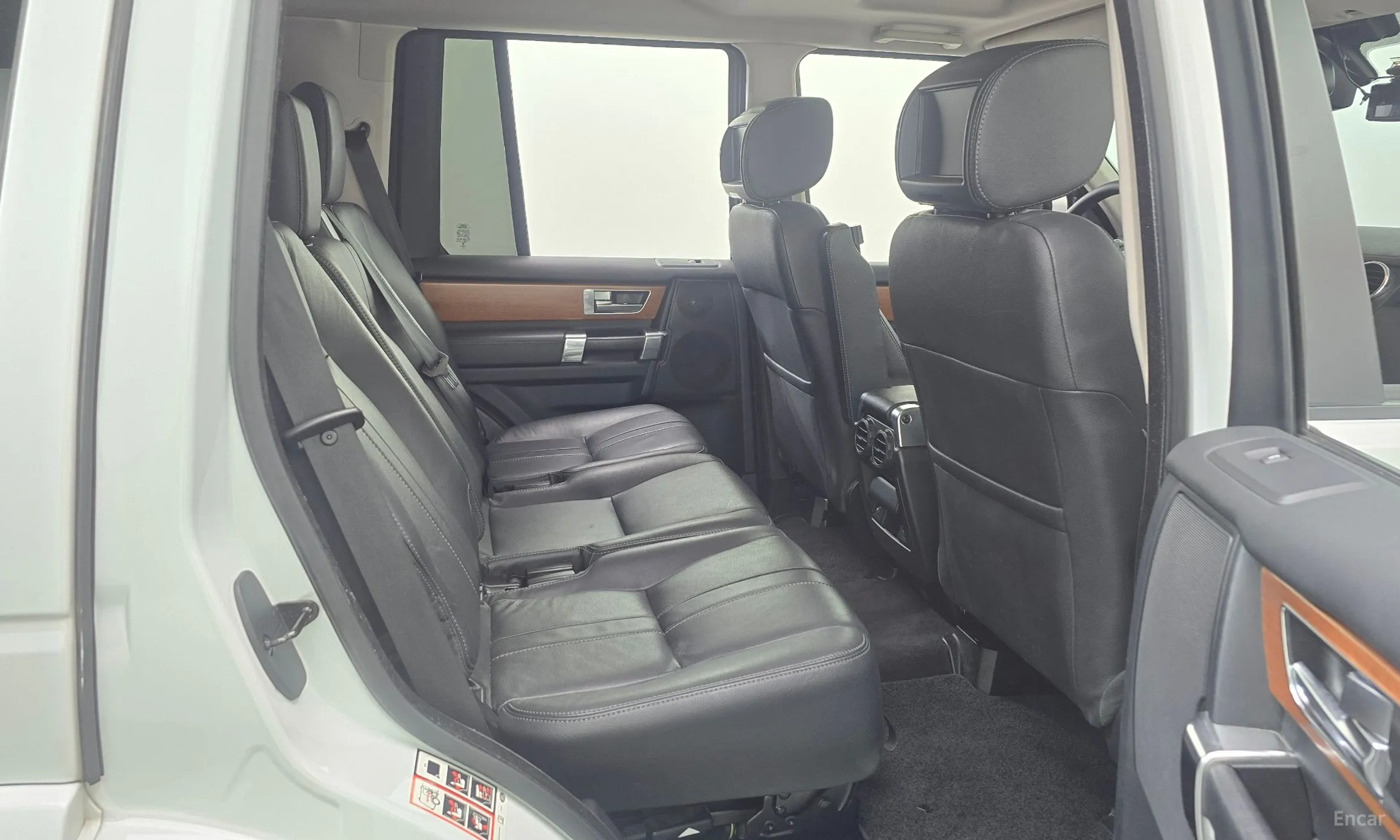 Land Rover Discovery 4 превью 19