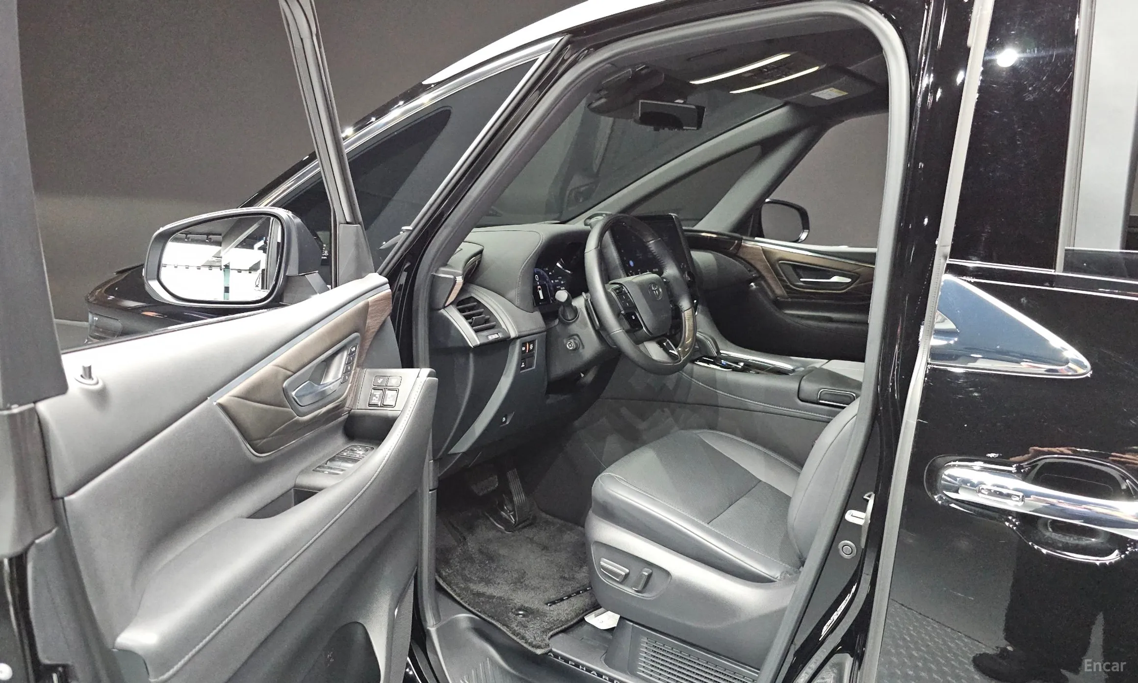 Toyota Alphard 4th Generation превью 10