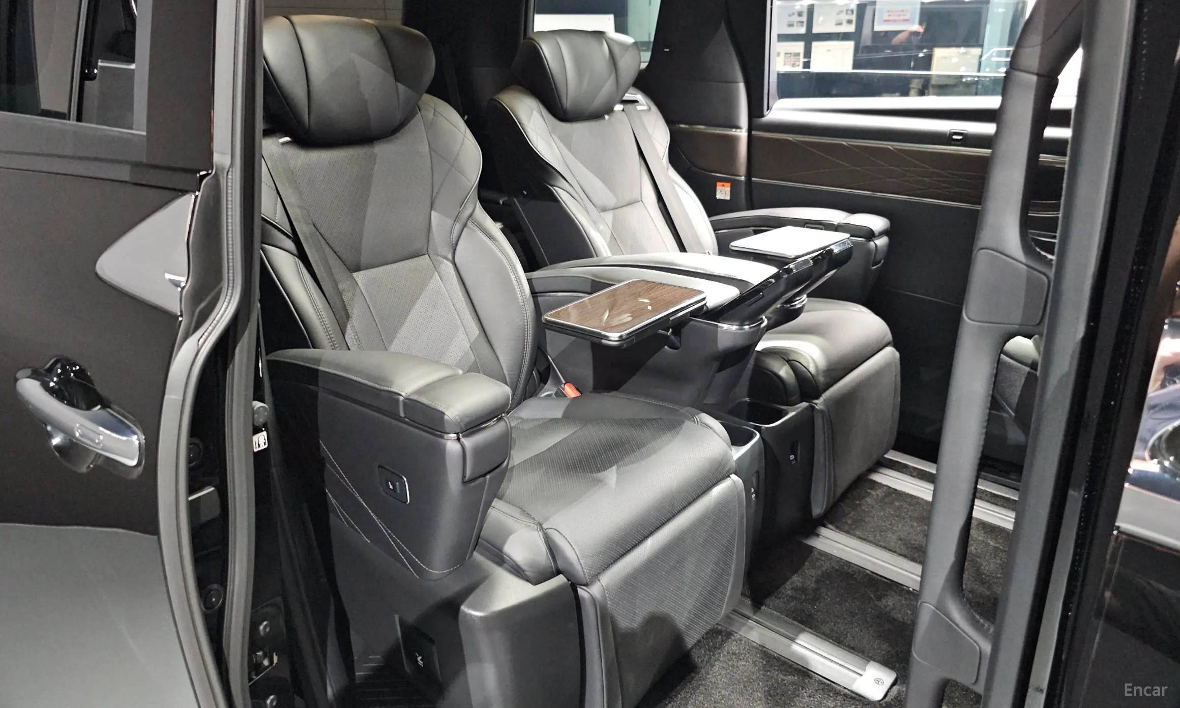Toyota Alphard 4th Generation превью 11