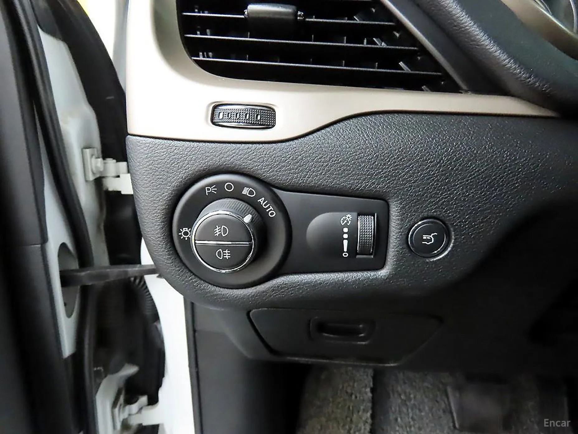 Jeep Cherokee (KL) превью 12