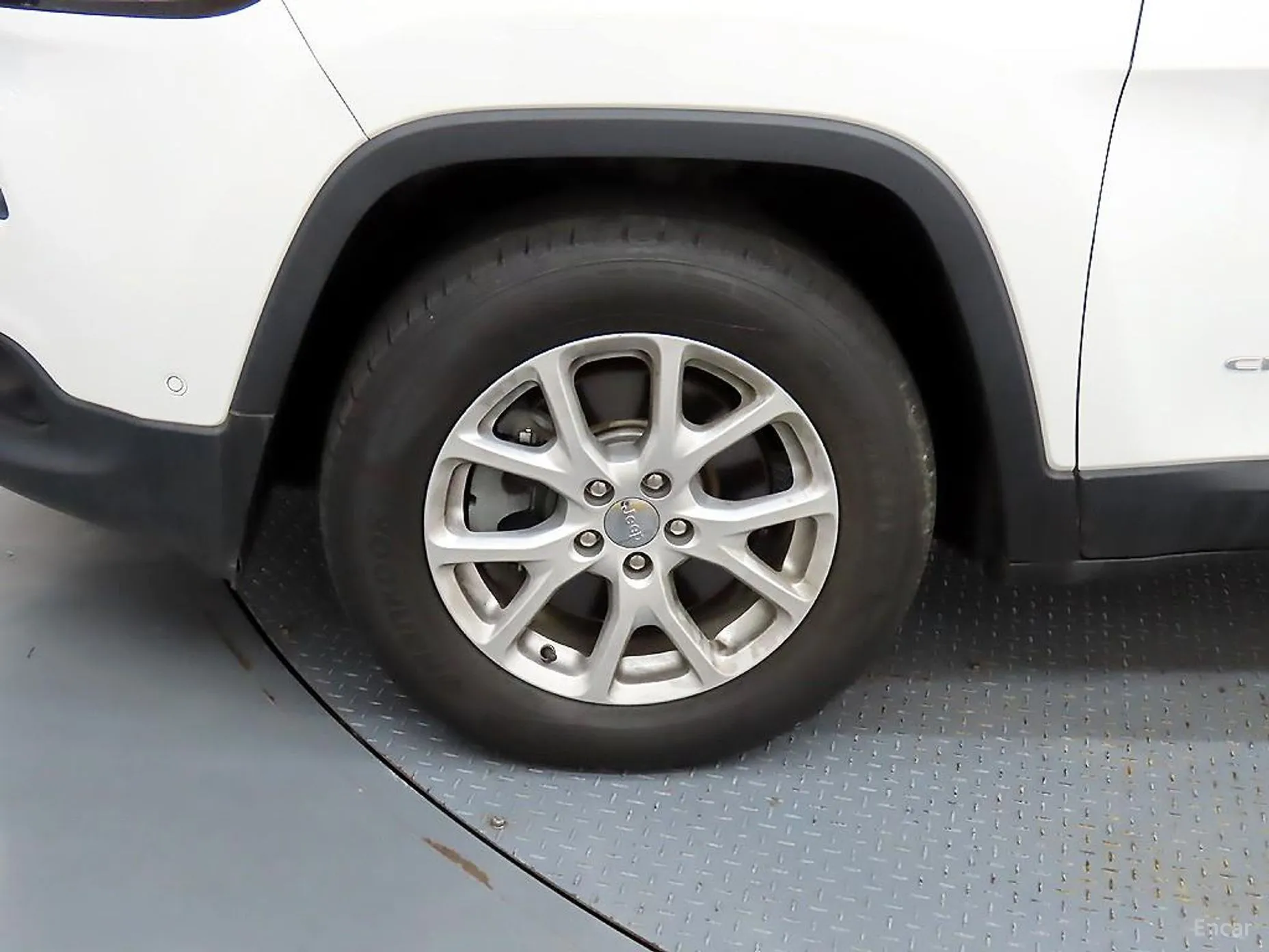 Jeep Cherokee (KL) превью 20
