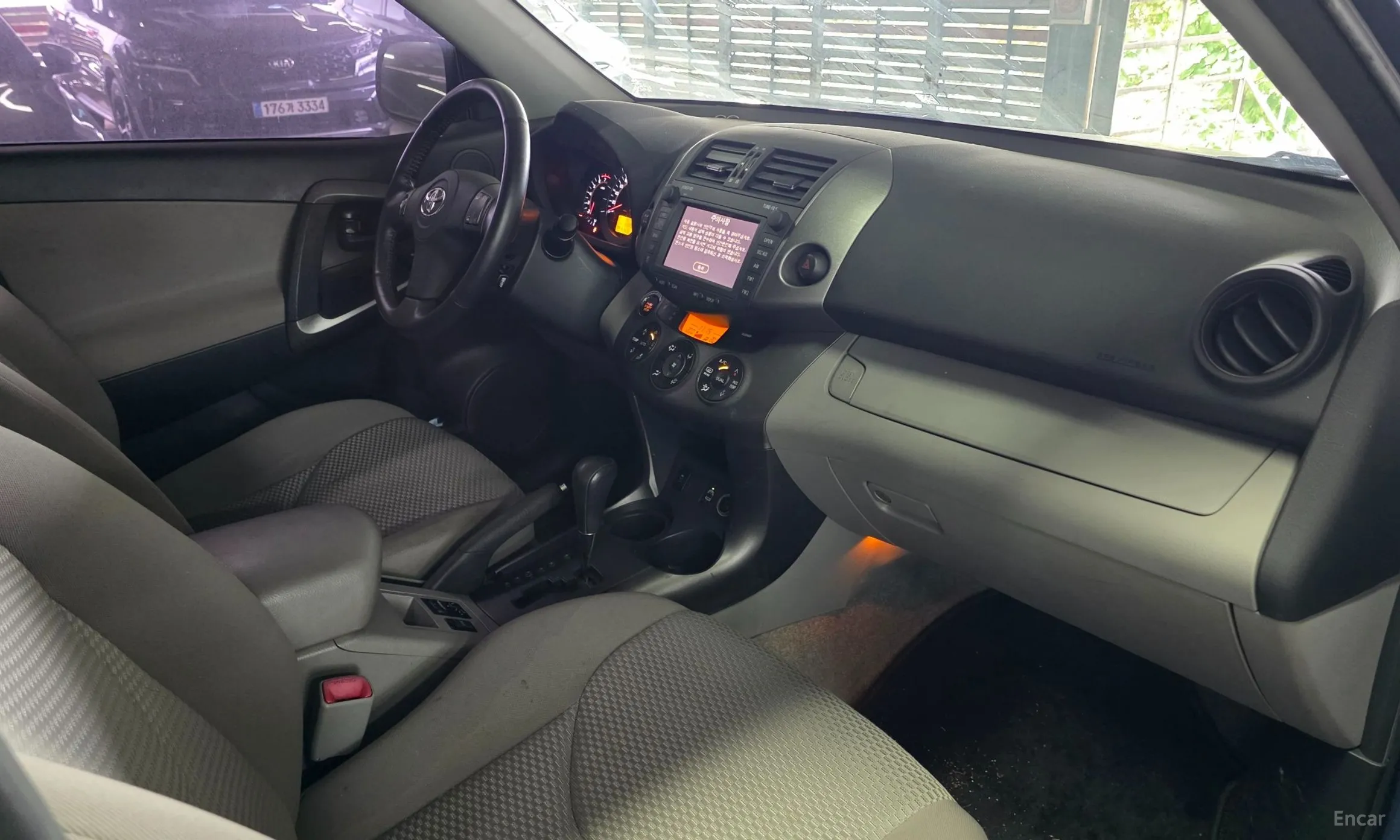 Toyota RAV4 превью 20
