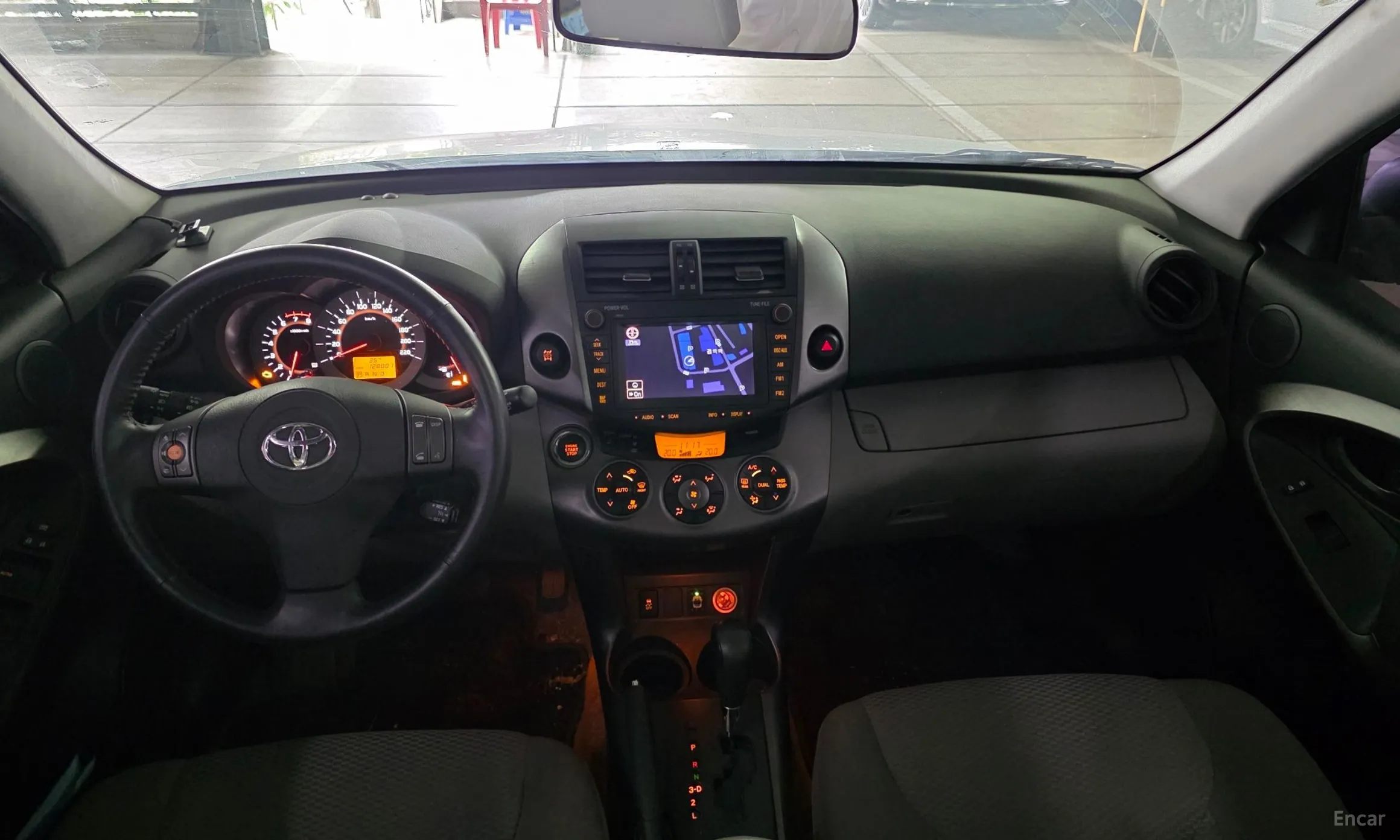 Toyota RAV4 превью 7