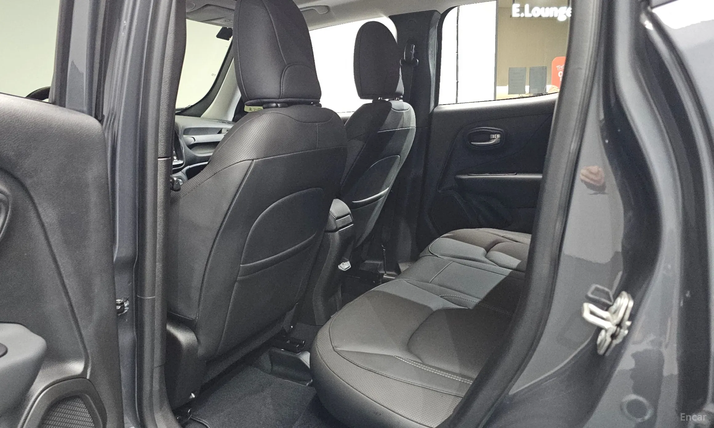Jeep Renegade превью 11