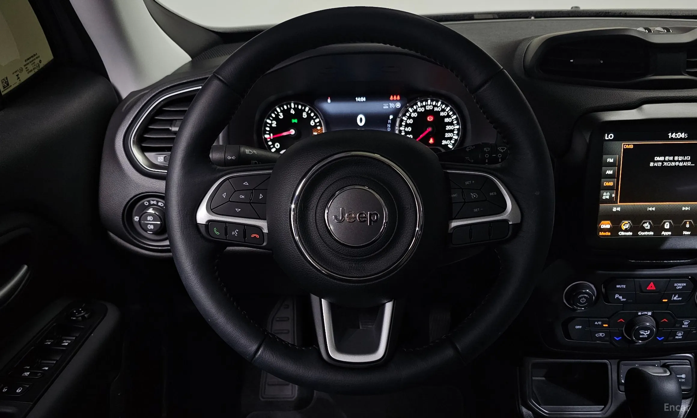 Jeep Renegade превью 13