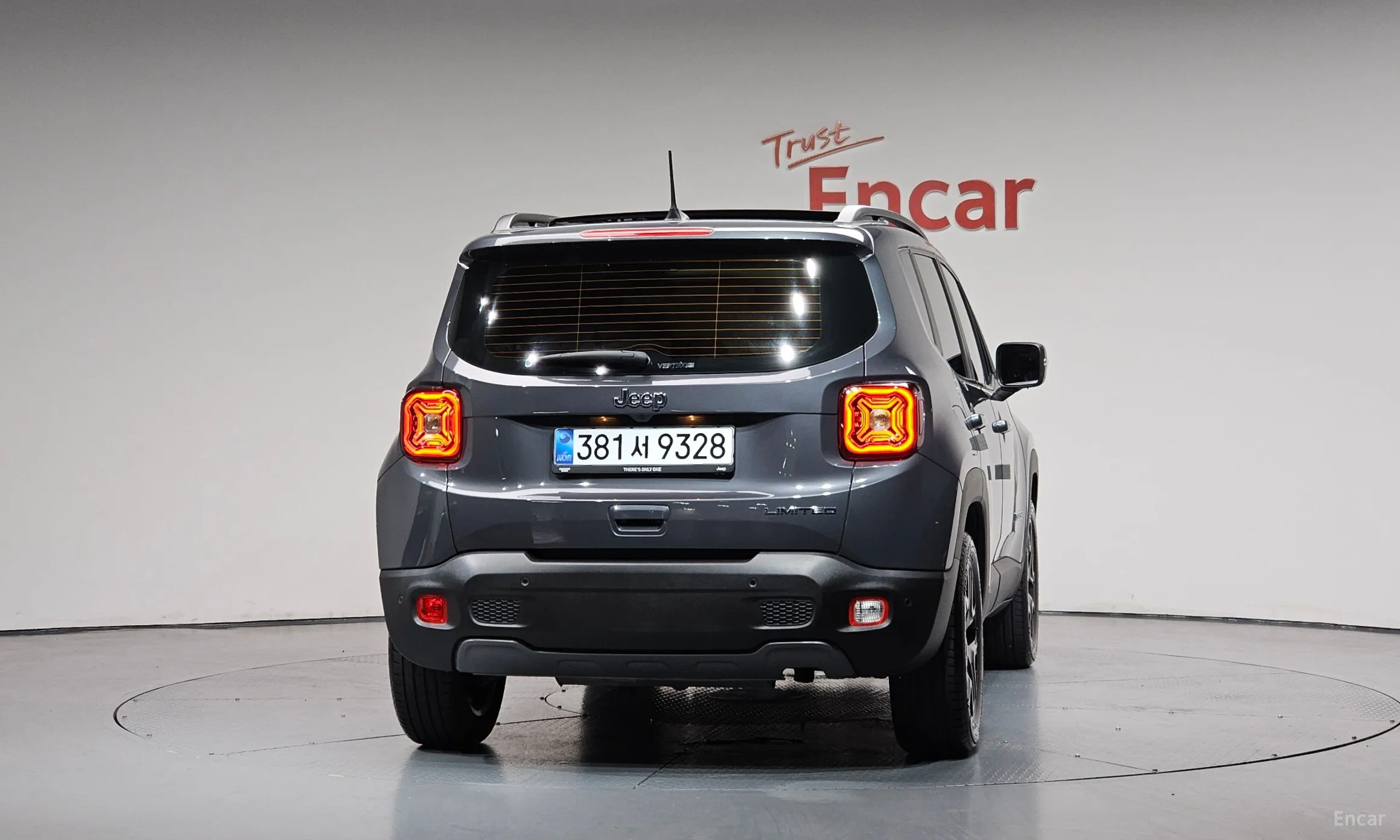 Jeep Renegade превью 4