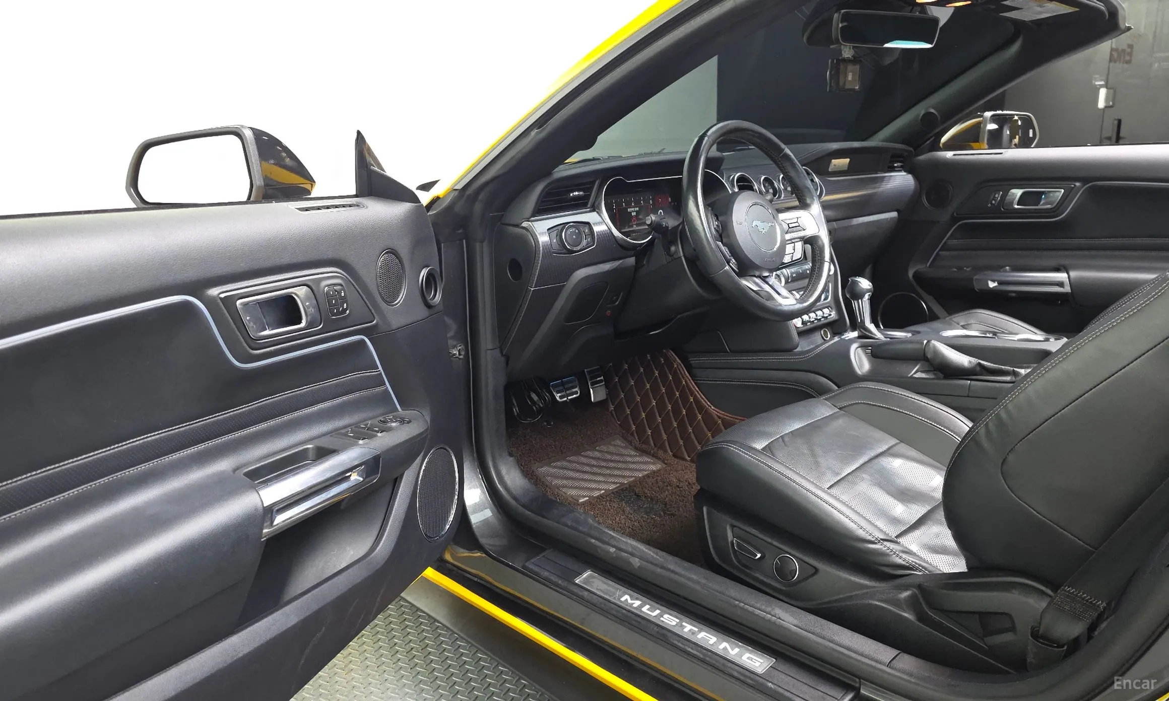 Ford Mustang превью 10