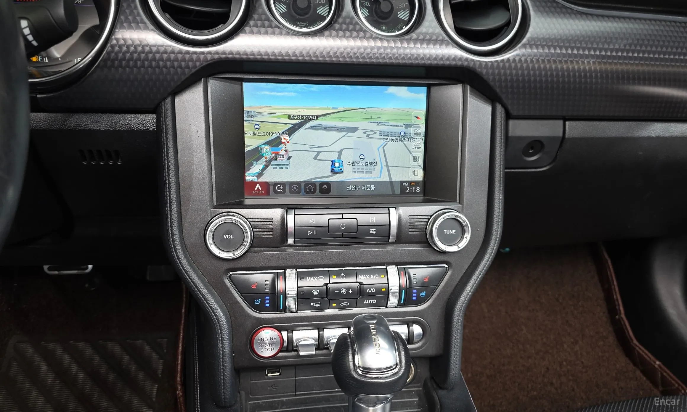 Ford Mustang превью 14