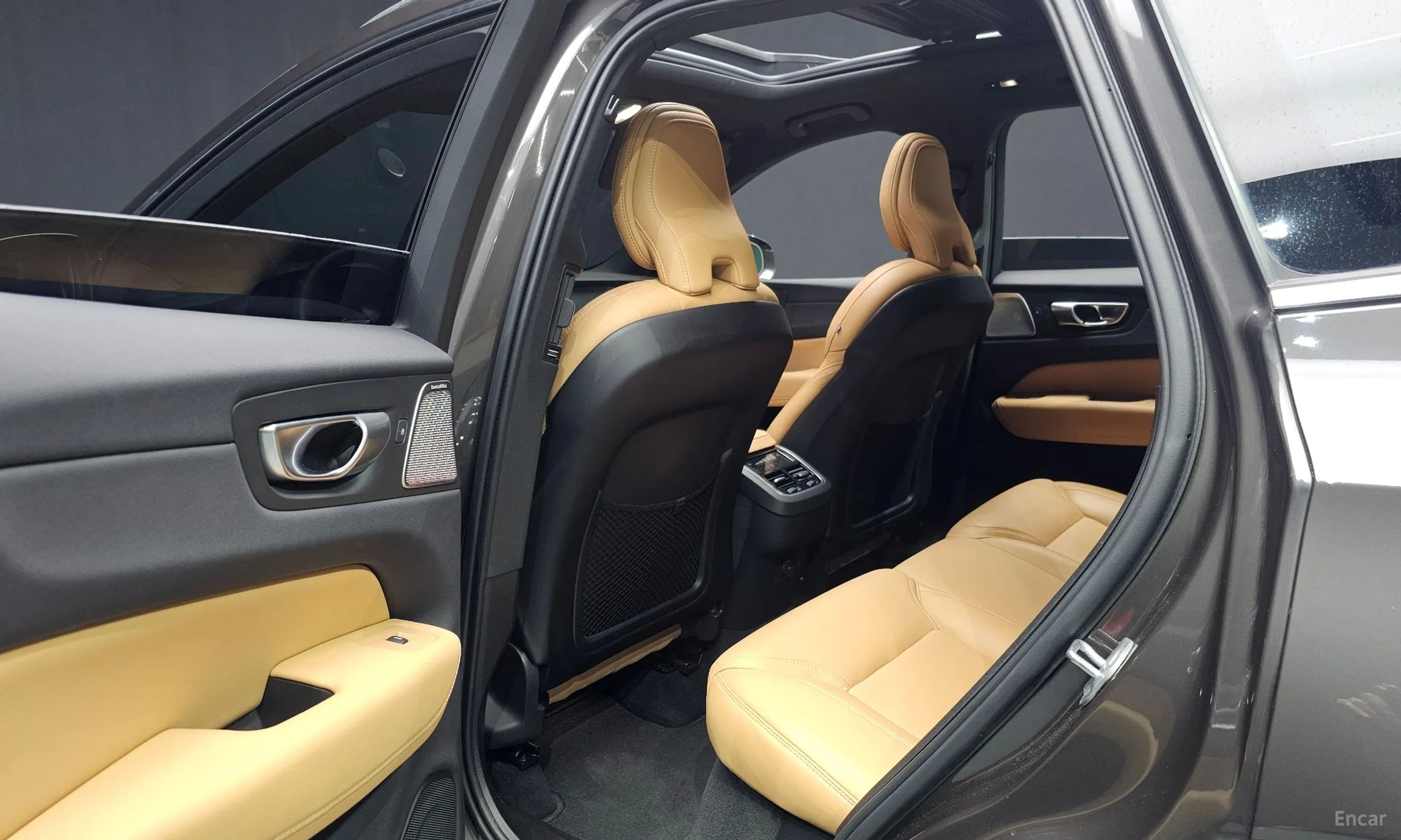 Volvo XC60 Gen 2 превью 12