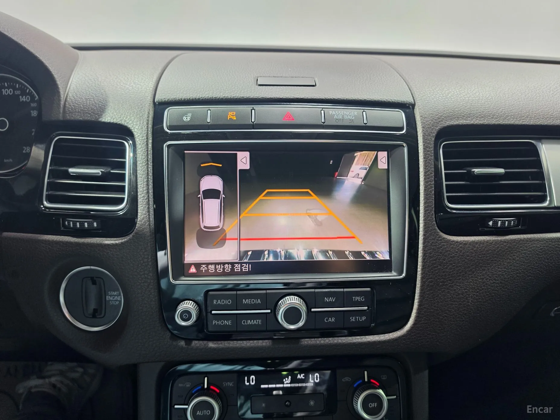 Volkswagen New Touareg превью 10